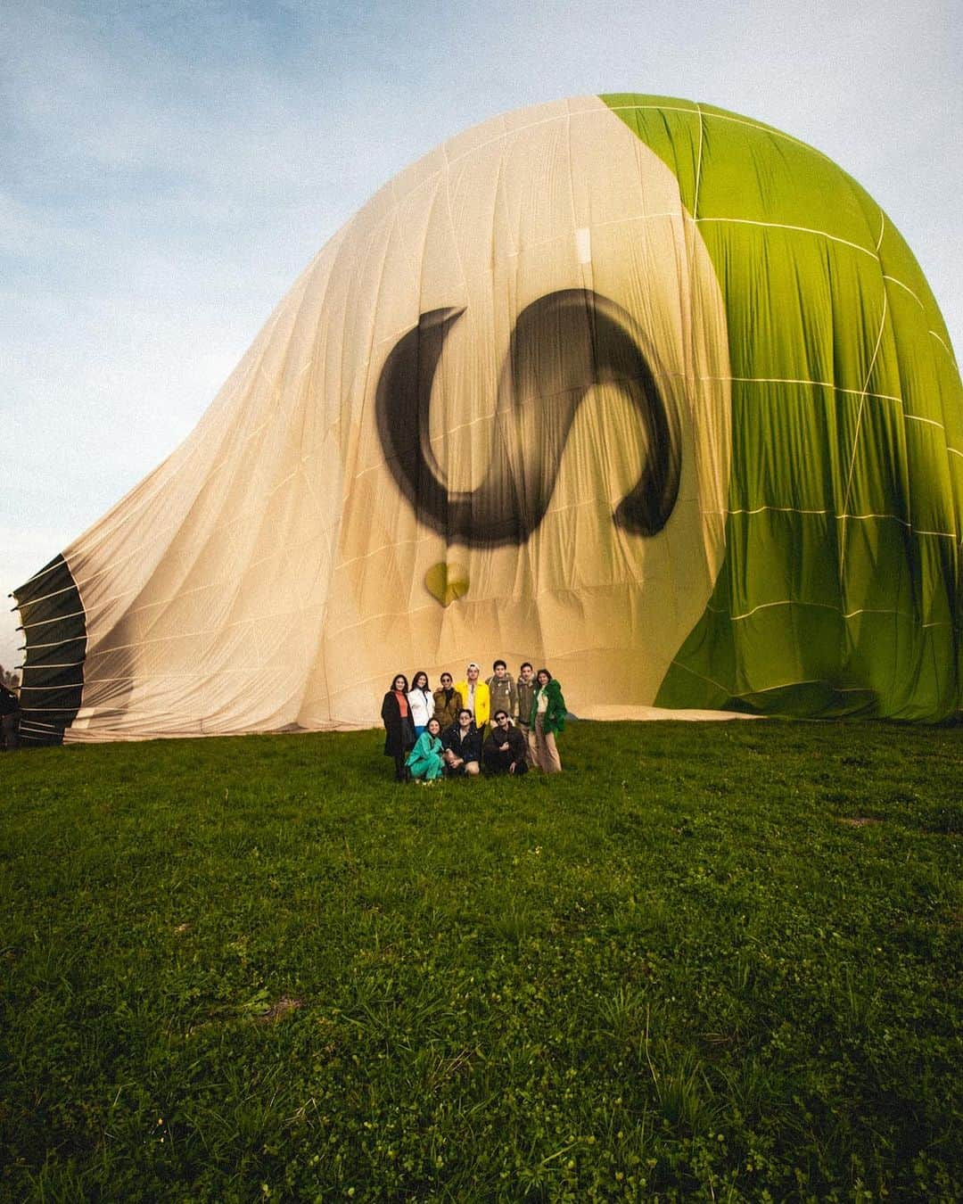 リザ・ソベラーノさんのインスタグラム写真 - (リザ・ソベラーノInstagram)「Core memory unlocked. Ticking “ride a hot air balloon” off my bucket list. 🦋  @harlanholden.coffee #HarlanCoffee #BecauseCoffee」11月17日 18時00分 - lizasoberano