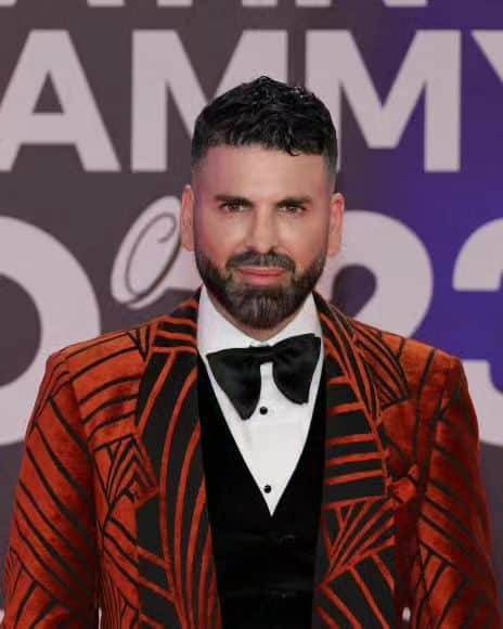 Primer Impactoさんのインスタグラム写真 - (Primer ImpactoInstagram)「🤩 ¡Look de impacto! @jomarigoyso también desfiló por la alfombra roja de los Latin Grammy.  📺No te pierdas todos los detalles de la alfombra roja y el show de #LatinGRAMMY ESTA NOCHE desde las 7p/6c por @univision , @unimas y @galavision」11月17日 6時36分 - primerimpacto