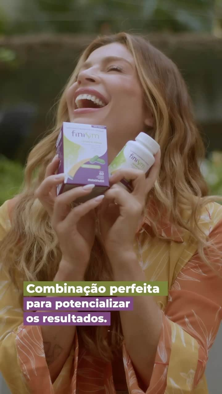 massaferaのインスタグラム：「Alcançar a melhor versão só depende da gente, né? E, pra potencializar os meus resultados, eu conto com o Finisim. É a combinação perfeita do picolinato de cromo, que auxilia no metabolismo de proteínas, carboidratos e gorduras, com ágar, espirulina e psyllium.  Essa é uma dica de ouro, gnt! 😍✨  #Publicidade #Maxinutri  #Finisim」