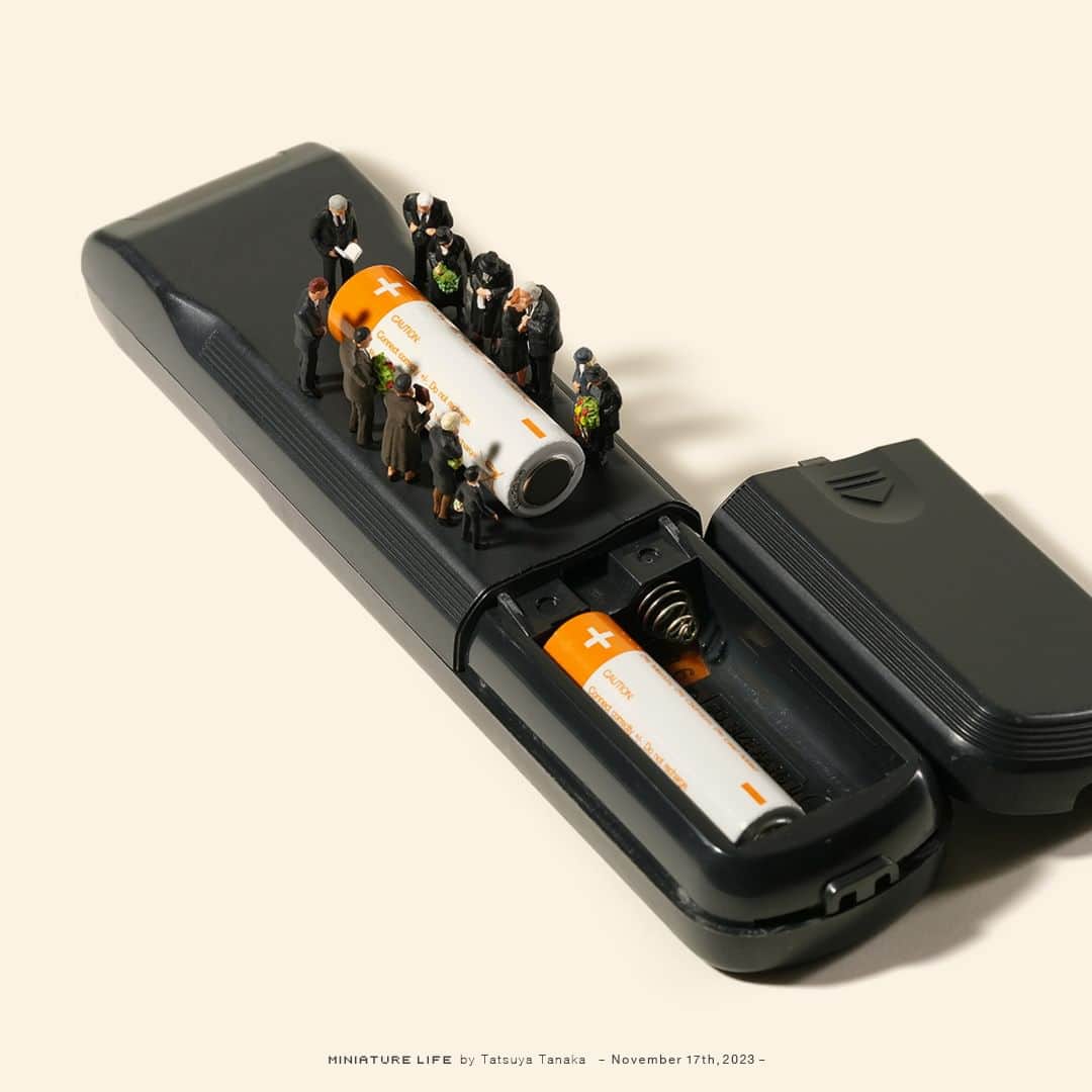 田中達也さんのインスタグラム写真 (田中達也Instagram)「⠀ “Battery is Replaceable, but Life