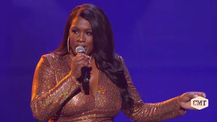 カントリー・ミュージック・テレビジョンのインスタグラム：「A jaw-dropping rendition of “On My Own” in honor of @mspattilabelle 🎤 @thewarandtreaty   Catch an encore of #CMTSmashingGlass tomorrow night at 8:40/7:40c on CMT!」