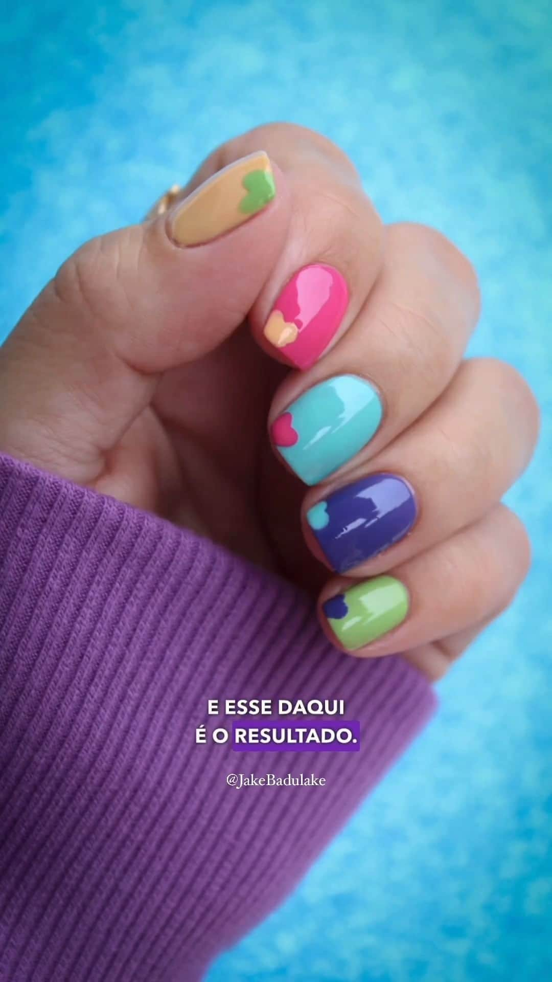 Risqueのインスタグラム：「Precisando de inspiração para o fim de semana? 💅 A @jakebadulake te ensina uma nail art super fácil com itens que você tem em casa e a nossa nova coleção É Do Meu Jeito. Vem conferir!  #RisquéDaSemana #EuQueFizRisqué #RisquéÉDoMeuJeito」