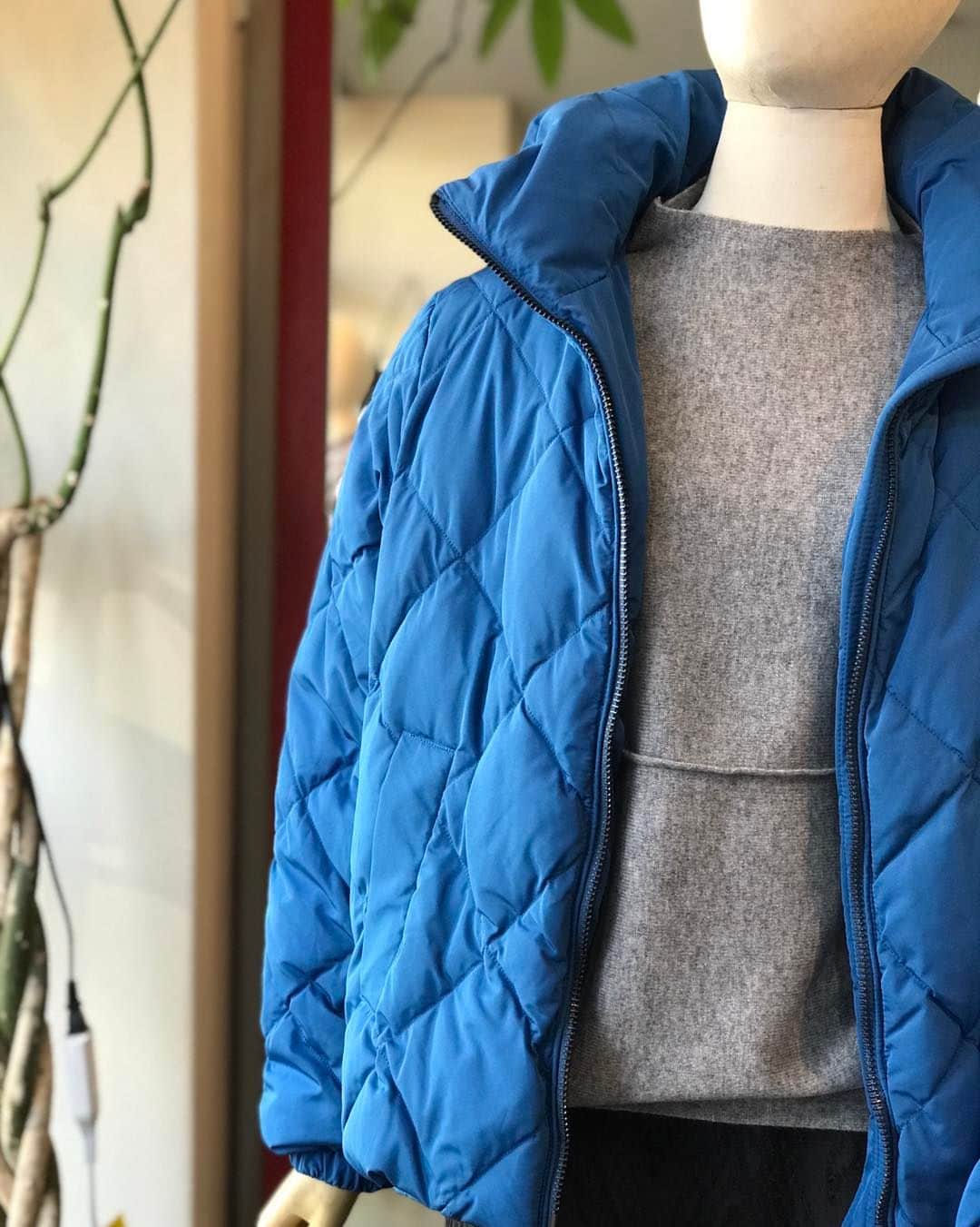 M2companyのインスタグラム：「《pareatsu》  【BASE】 https://pareatsu.base.ec  #pareatsu #パレアッツ #m2company #エムツーカンパニー #2023AW #新作冬物 #冬物 #ニット #おしゃれさんと繋がりたい  #ciao_varano」