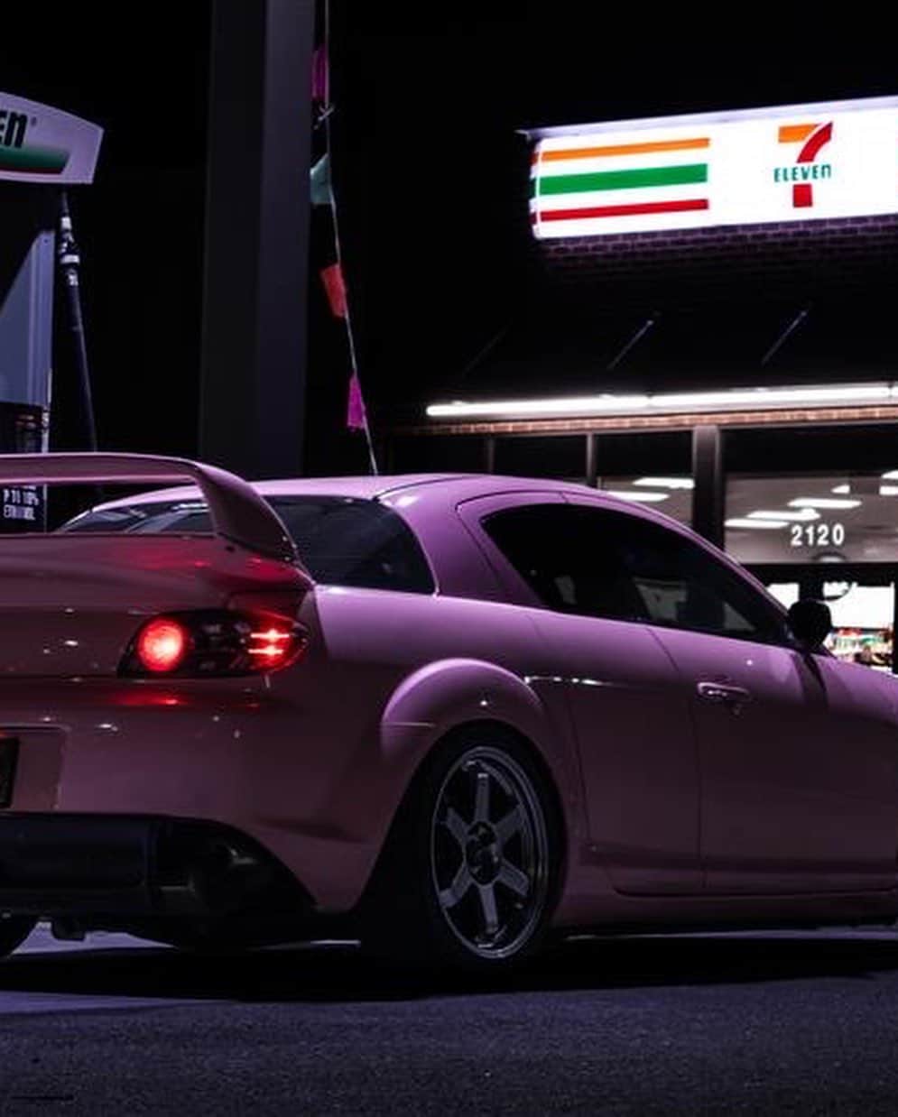 7-Eleven USAさんのインスタグラム写真 - (7-Eleven USAInstagram)「The feed needed more pink #CarsOf7ELEVEn」11月17日 7時49分 - 7eleven
