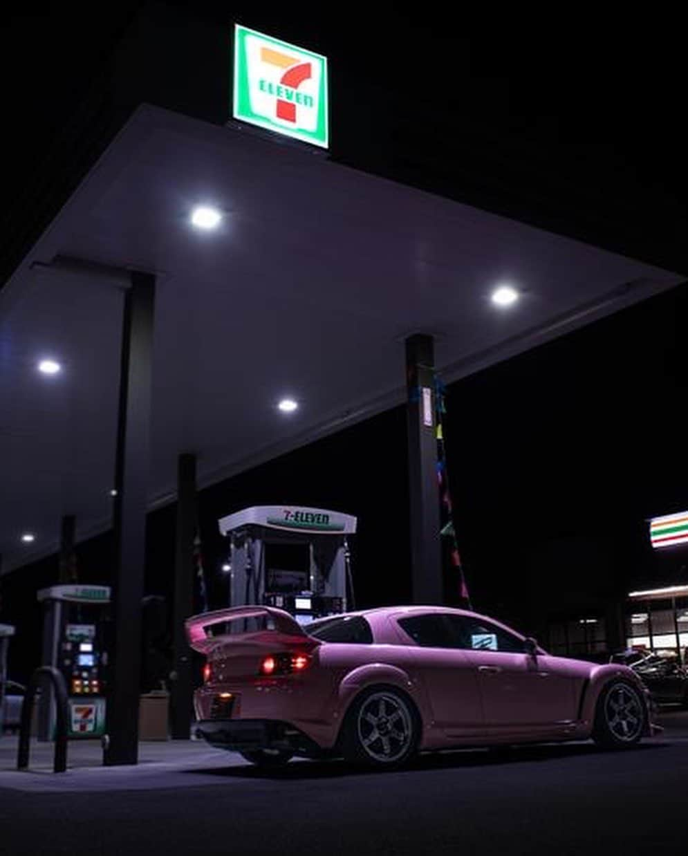 7-Eleven USAさんのインスタグラム写真 - (7-Eleven USAInstagram)「The feed needed more pink #CarsOf7ELEVEn」11月17日 7時49分 - 7eleven