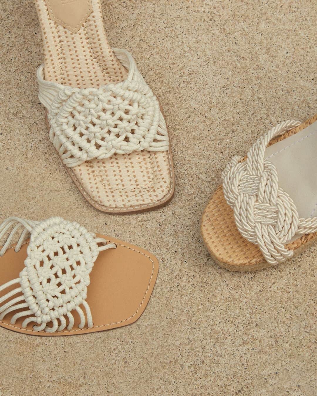 Santa Lollaのインスタグラム：「O estilo handmade chega na SL em variadas versões de tramados e desponta como tendência hot para compor produções descomplicadas e elegantes no verão. [ Espadrille R$299,90 | Flat R$229,90 | Mule R$389,90 ] #santalolla #santalollaverao24 #handmadeinspired」