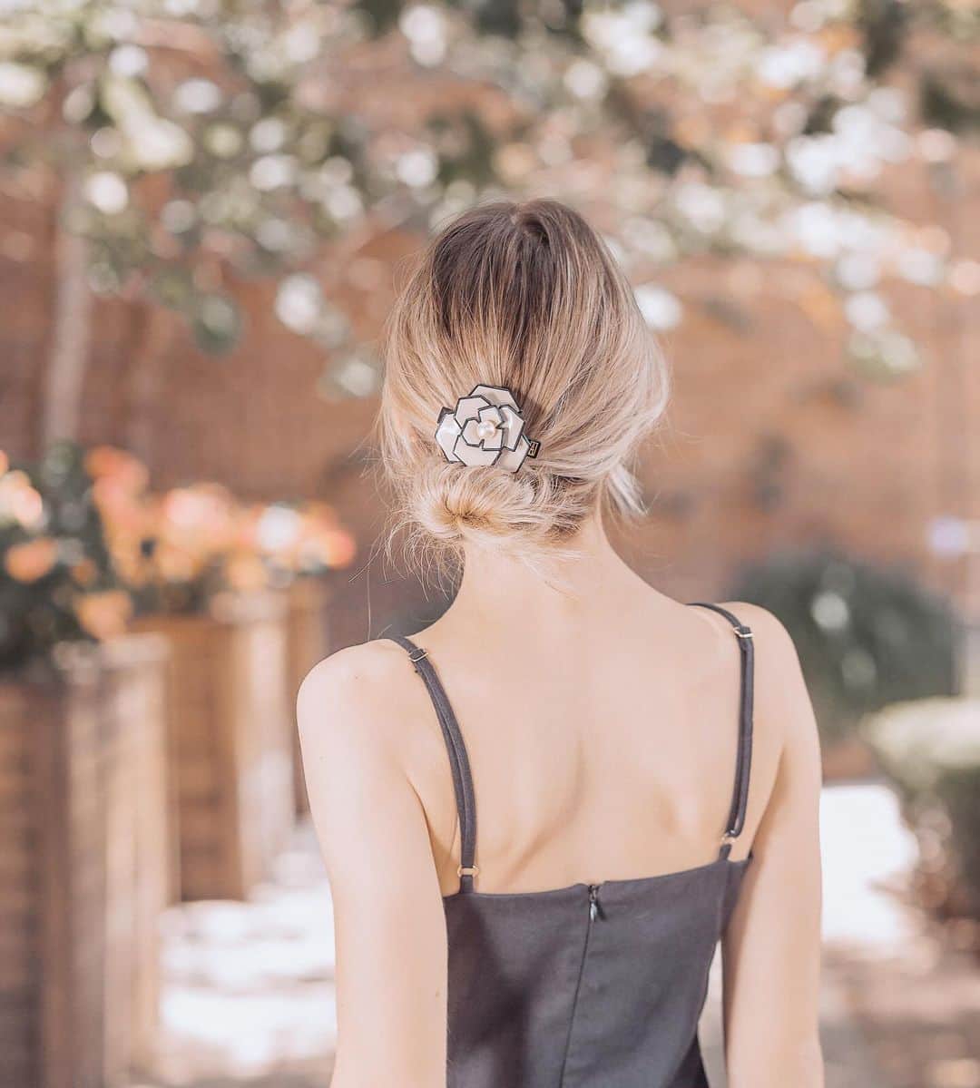アレクサンドル ドゥ パリのインスタグラム：「Classic & Chic #adp #camelia」