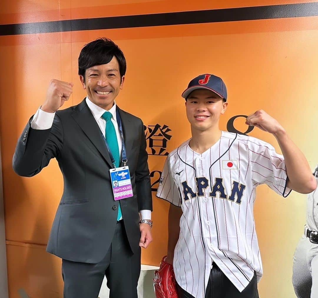 松田宣浩のインスタグラム：「侍JAPAN初戦、那須川天心さんと始球式しました‼️ナイスボール‼️  #アジアプロ野球チャンピオンシップ  #始球式 #那須川天心」