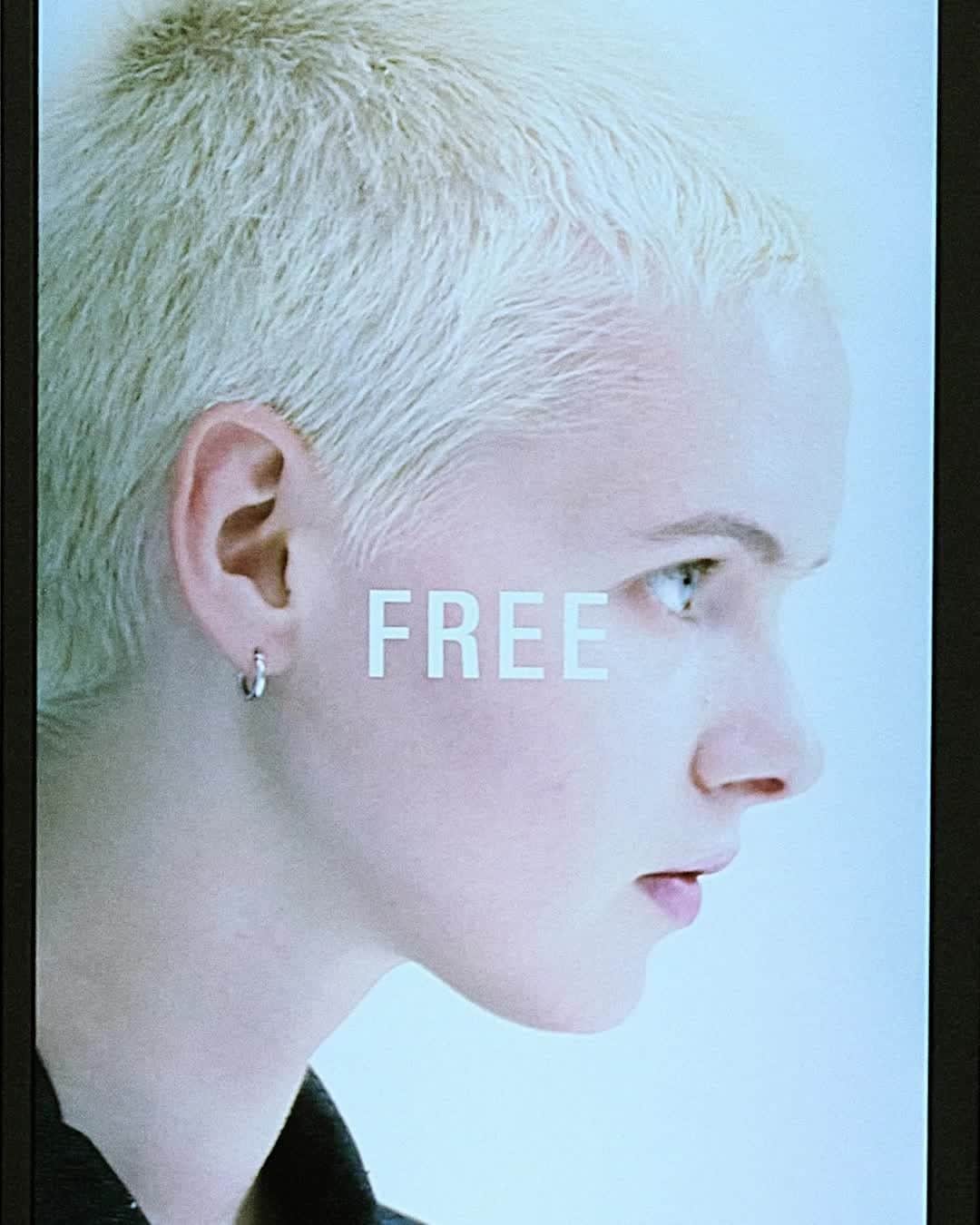 ビューティフルピープルのインスタグラム：「Pre-Spring 2024 Collection⁠ "FREE FROM STEREOTYPES"⁠ ⁠ ⁠ 固定概念から自由になる。⁠ ⁠ 私たちには「英国的だね」「西海岸の雰囲気だ」 ⁠ というステレオタイプのイメージが存在する。⁠ ⁠ それは玄人にも素人にも。⁠ ⁠ ステレオタイプを逆手にとって、⁠ 自由なクリエーションを表現しよう。⁠ ⁠ ⁠ 普遍的な視点を変えるとどうなるのだろうか。⁠ ⁠ ⁠ 正面ではない別の角度からとらえることで昇華するパターン。⁠ ディテールを異なる位置、異なる素材に置き換えることで生まれる新たなデザイン。⁠ ⁠ 固定された概念から解き放たれ、 ⁠ 新しいものさしを携えるコレクション。⁠ ⁠ ⁠ What happens when you reverse the stereotypes and express your free creation?⁠ What happens when you change the universal point of view?⁠ ⁠ Patterns sublimate by being seen from a different angle than the front. New designs are created by replacing details with different positions and materials.⁠ ⁠ A collection design based on the classic items but breaking free from the normals.⁠ A collection that is free from fixed concepts and carries a new perspective.⁠ ⁠ Free from stereotypes.⁠ ⁠ －－－⁠ ⁠ Pre-orders are now available on beautiful-people.jp. ⁠ Launch early-December. ⁠ ⁠ ■Online store⁠ www.beautiful-people.jp⁠ ※ 11/18 - 12/8 までの期間中に、予約分は国内送料無料にてお届けします。⁠ ⁠ ■Global Online store⁠ www.beautiful-people-creations-tokyo.com⁠ ⁠ ■ 青山店⁠⁠⁠⁠ 東京都港区南青山3-16-6⁠⁠⁠⁠ ⁠⁠⁠⁠ ■ 新宿伊勢丹店⁠ 伊勢丹新宿店本館2階　⁠⁠⁠⁠TOKYOクローゼット/リ・スタイルTOKYO⁠⁠⁠⁠ ⁠⁠⁠⁠ ■ 渋谷PARCO店⁠ 渋谷パルコ2階⁠ ⁠ ■ ジェイアール名古屋タカシマヤ店⁠ ジェイアール名古屋タカシマヤ4階　モード＆トレンド「スタイル＆エディット」⁠⁠⁠⁠ ⁠⁠⁠⁠ ■⁠阪急うめだ店⁠ 阪急うめだ本店3階　モード⁠⁠⁠⁠ ⁠ #beautifulpeople⁠ #ビューティフルピープル⁠ #DOUBLEEND⁠ #ダブルエンド⁠ #FreefromStereotypes⁠ #everythingisbeautiful⁠ ⁠」