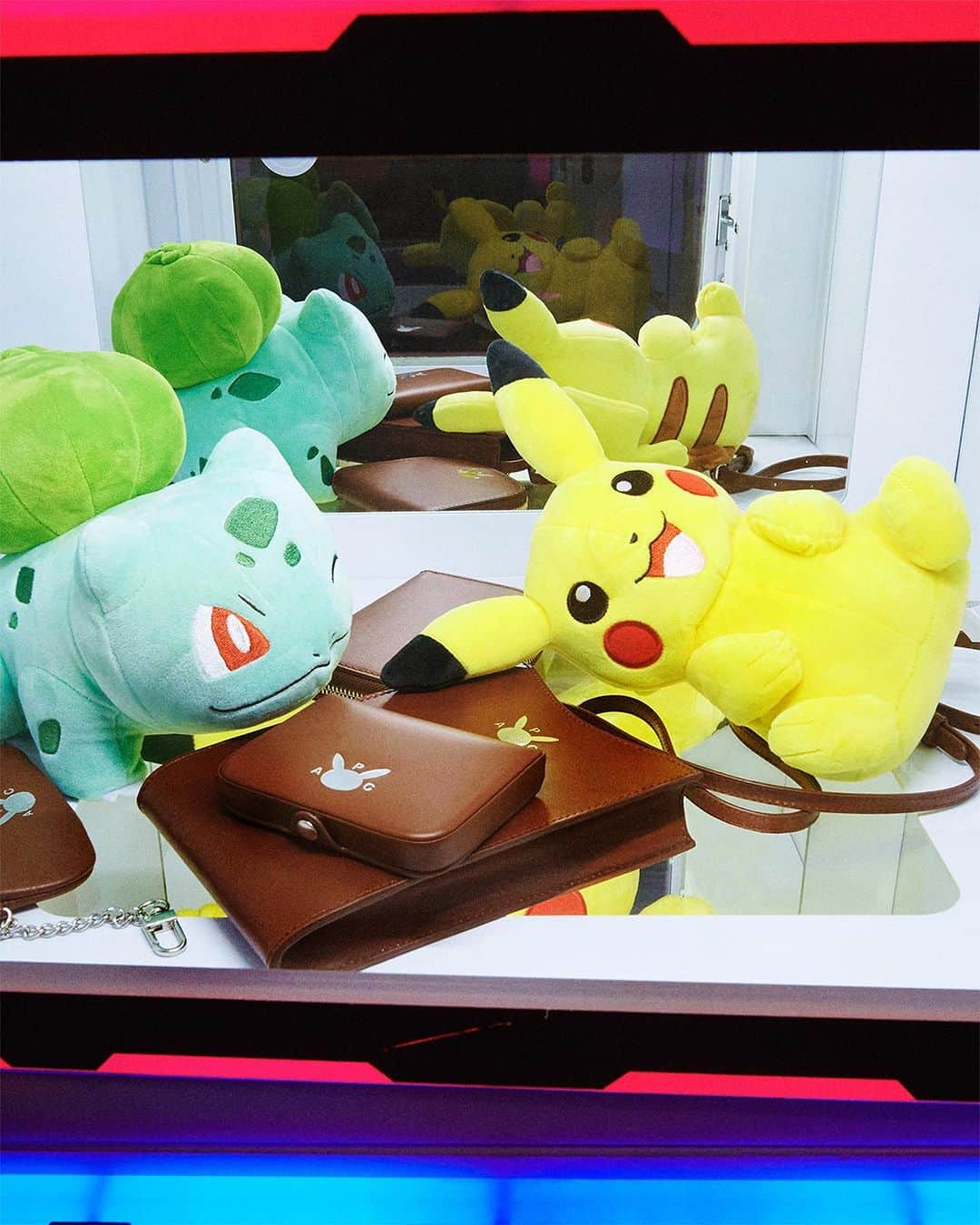 I.T IS INSPIRATIONさんのインスタグラム写真 - (I.T IS INSPIRATIONInstagram)「The Playful Fusion: A.P.C. x Pokémon has arrived!   Pikachu, Squirtle, Bulbasaur, and Charmander lend their conic charm to A.P.C.'s minimalist simplicity. Get ready to catch 'em all!  Available at selected I.T stores and online at ITeSHOP  #ITHK #ITeSHOP #APC #Pokémon #APCxPokémon」11月17日 13時49分 - ithk