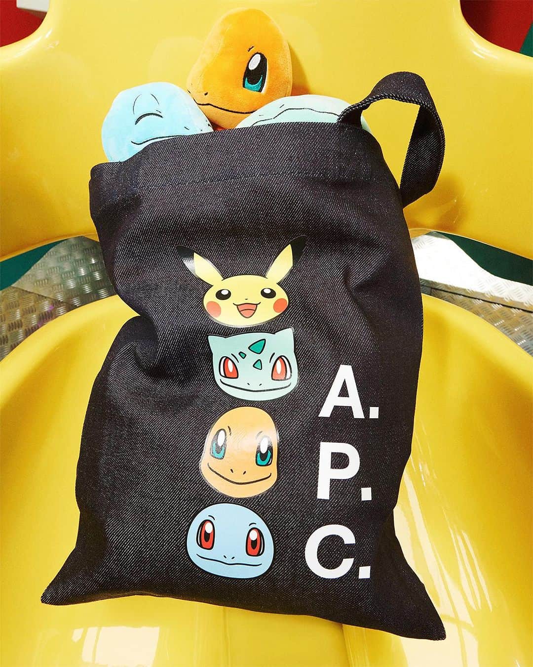 I.T IS INSPIRATIONさんのインスタグラム写真 - (I.T IS INSPIRATIONInstagram)「The Playful Fusion: A.P.C. x Pokémon has arrived!   Pikachu, Squirtle, Bulbasaur, and Charmander lend their conic charm to A.P.C.'s minimalist simplicity. Get ready to catch 'em all!  Available at selected I.T stores and online at ITeSHOP  #ITHK #ITeSHOP #APC #Pokémon #APCxPokémon」11月17日 13時49分 - ithk