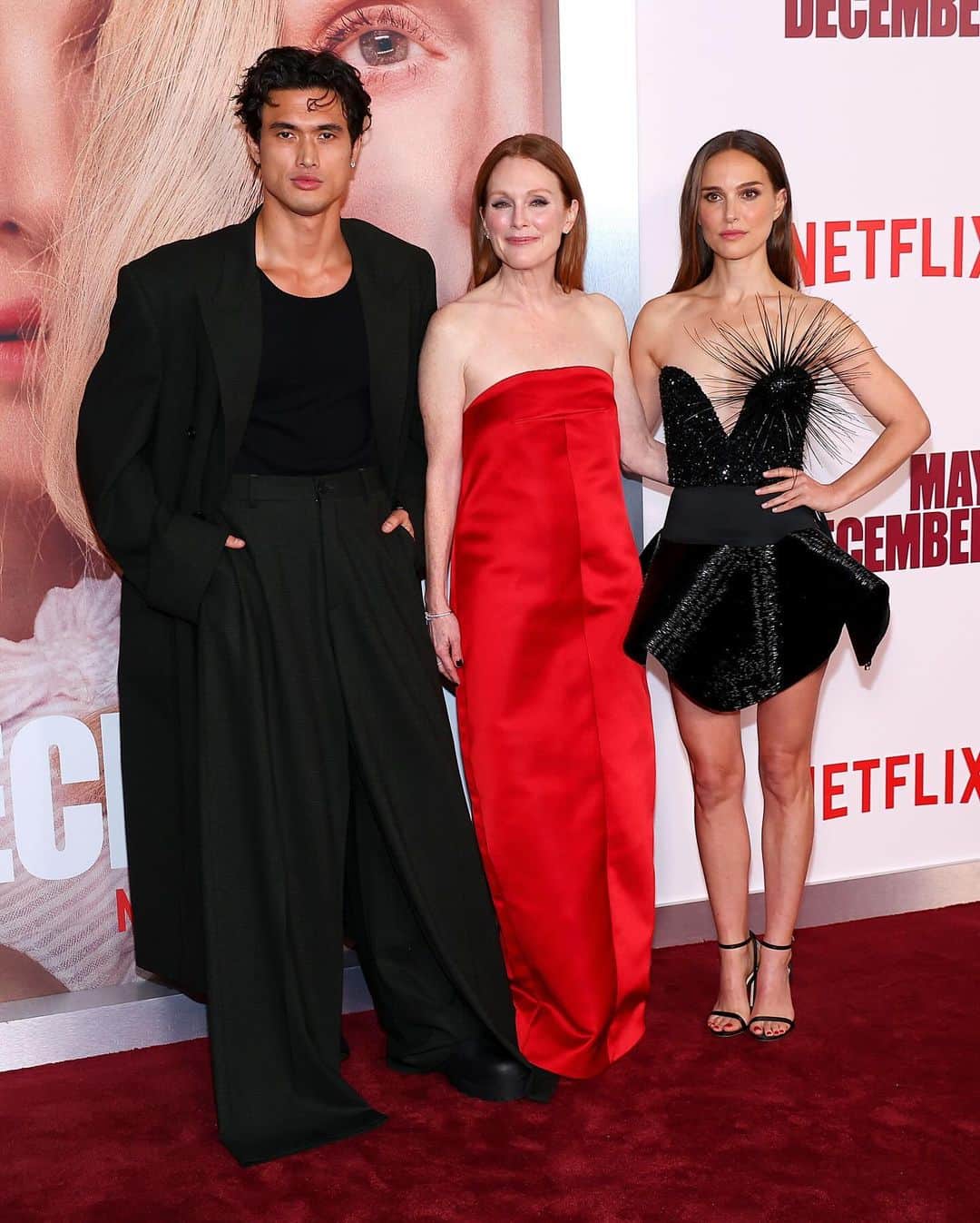 Just Jaredさんのインスタグラム写真 - (Just JaredInstagram)「Julianne Moore, Natalie Portman, and Charles Melton walk the red carpet together at the premiere of their new movie “May December,” which is earning lots of Oscar buzz. More photos on JustJared.com! #JulianneMoore #NataliePortman #CharlesMelton #MayDecember Photos: Getty」11月17日 13時47分 - justjared