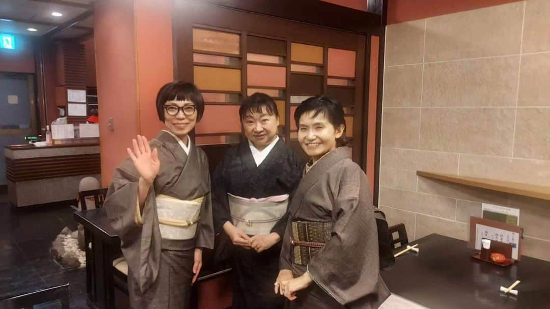 竹内都子さんのインスタグラム写真 - (竹内都子Instagram)「お着物👘会をやりました🎵 今回は#イヴ・サンローラン 展からの #更科 で#お蕎麦 と大人な感じでした⤴️ 楽しかった～⤴️  #着物  #着物を楽しむ  #竹内都子」11月17日 8時35分 - miyako_ciao