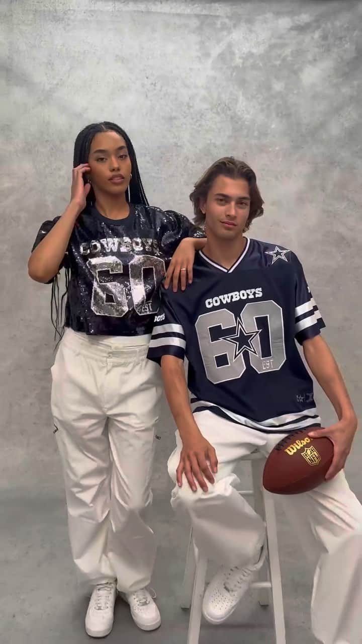 Forever 21 Menのインスタグラム：「We got your game day fits covered this football szn 🏈with the @forever21 x @nflstyle collection! #F21xNFLStyle⁠ ⁠ Shop the collection exclusively online at Forever21.com or in the app 📲 ⁠」