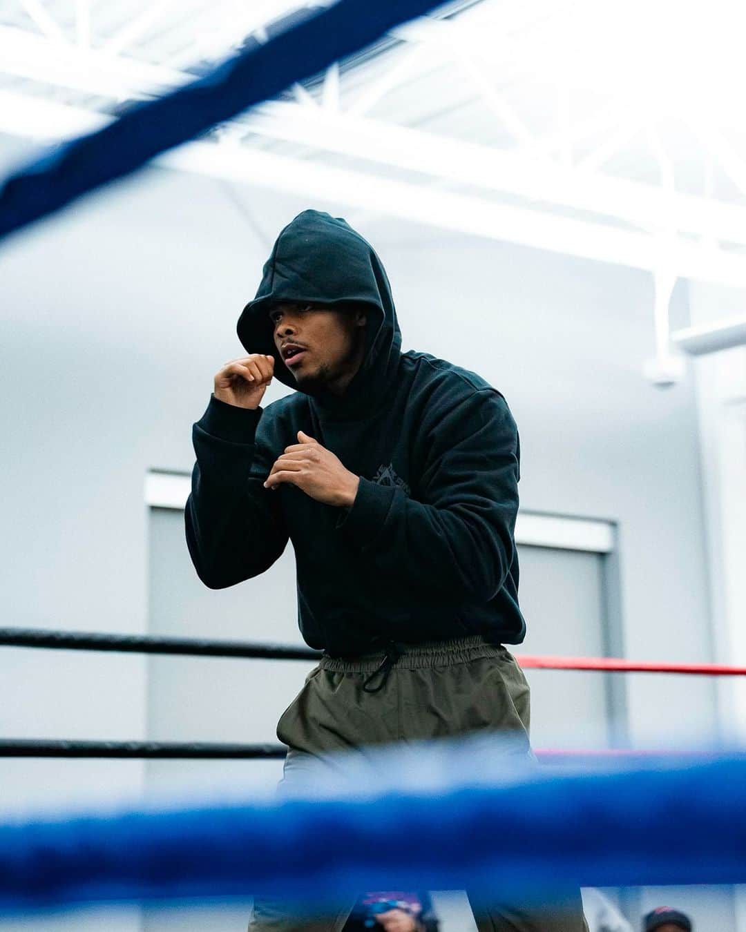 Reebokのインスタグラム：「Done with all the talkin’. Join us in wishing @shakurstevenson ‘good luck’ tonight as he fights in Vegas to become a 3-division world champ!   (Tune in @ 7:30PM PT/10:30PM ET).」