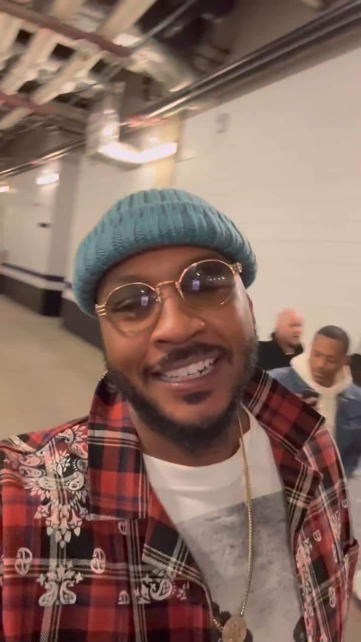 カーメロ・アンソニーのインスタグラム：「Carmelo in the building!」