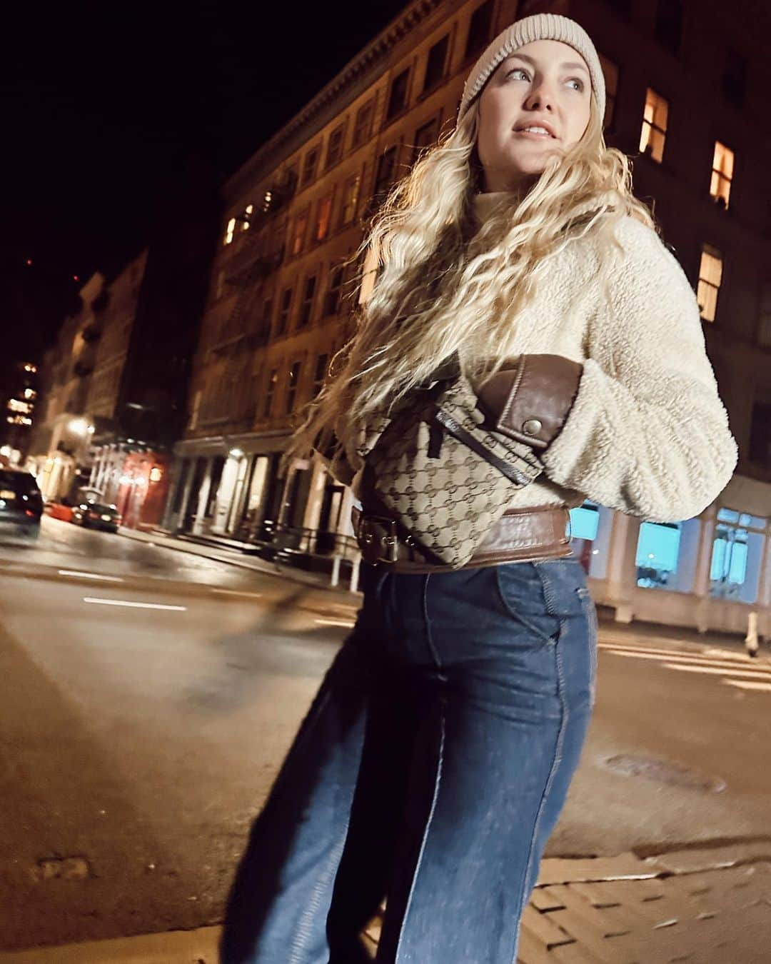 ケイト・ハドソンさんのインスタグラム写真 - (ケイト・ハドソンInstagram)「✨Midnight stroll ✨」11月17日 9時46分 - katehudson