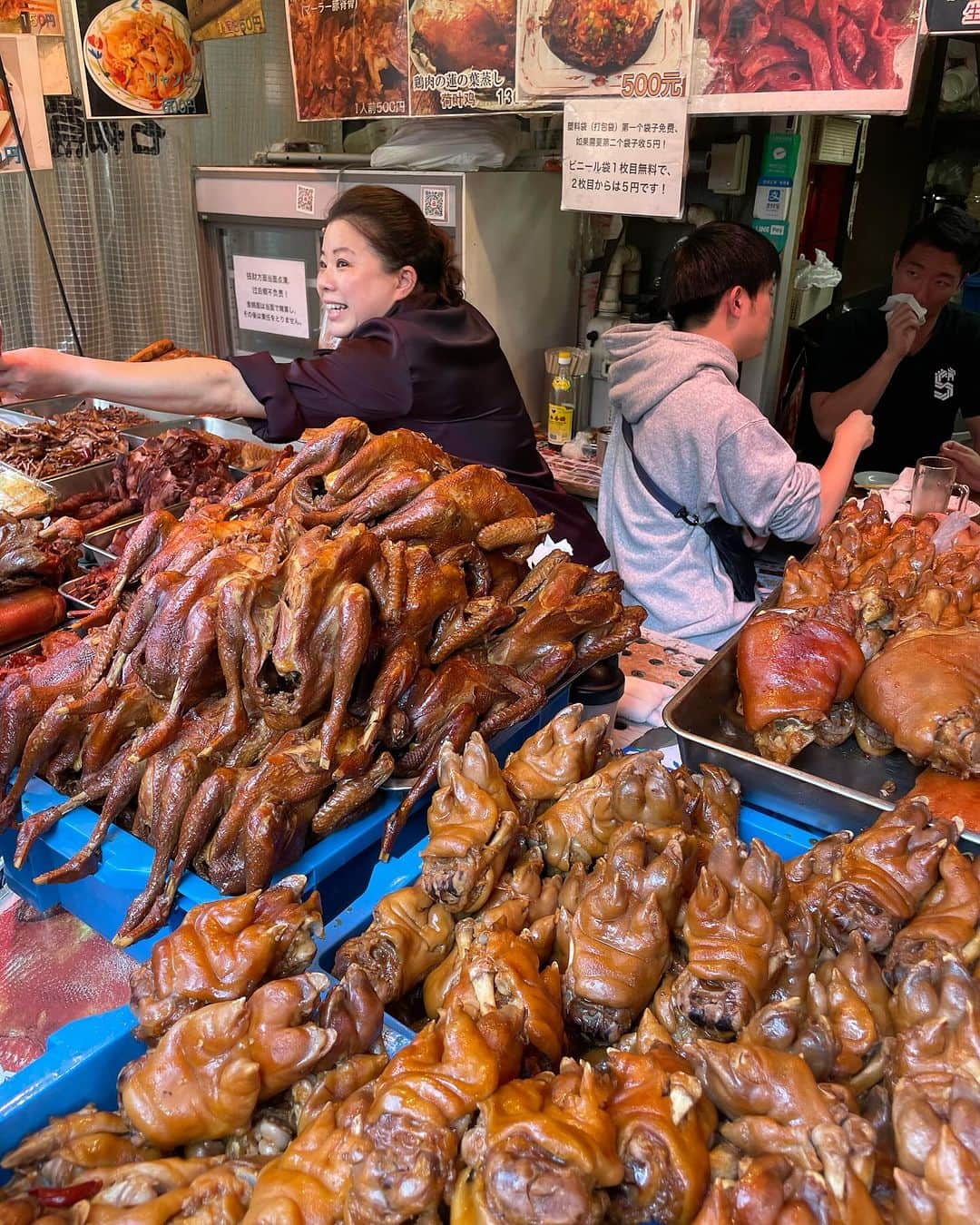 結子さんのインスタグラム写真 - (結子Instagram)「Asian street food night @ Ueno 🇯🇵 🇨🇳🇰🇷 家族で食べ歩き🍚 いろいろ食べた🍴🍺 #asia#ueno#japan#streetfood #family」11月17日 9時49分 - yuiko_yyy
