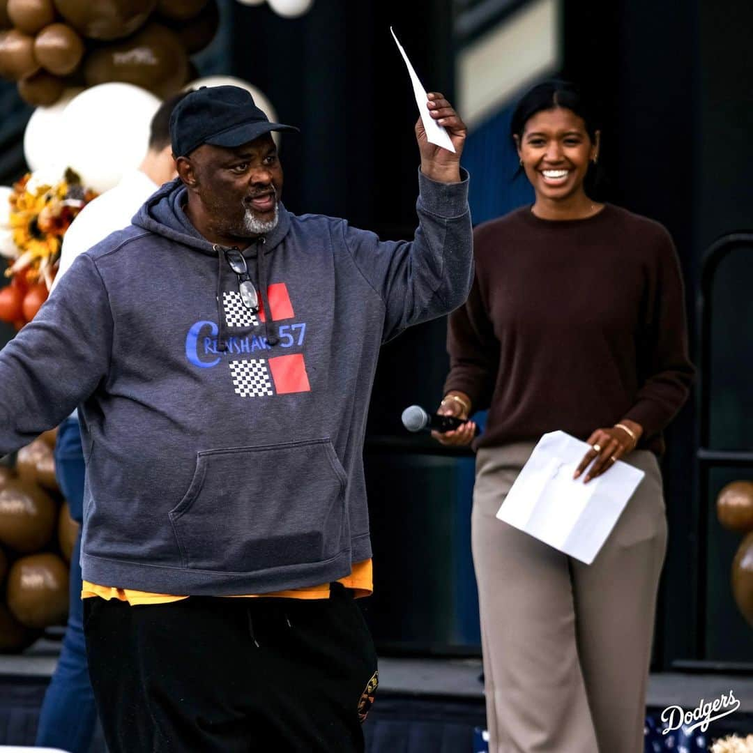 Los Angeles Dodgersさんのインスタグラム写真 - (Los Angeles DodgersInstagram)「The Dodgers hosted Thanksgiving lunch for more than 400 veterans experiencing homelessness. Attendees got to hear from Fernando Valenzuela, Joe Davis and Kirsten Watson and left with a gift bag with essentials and more.」11月17日 9時55分 - dodgers