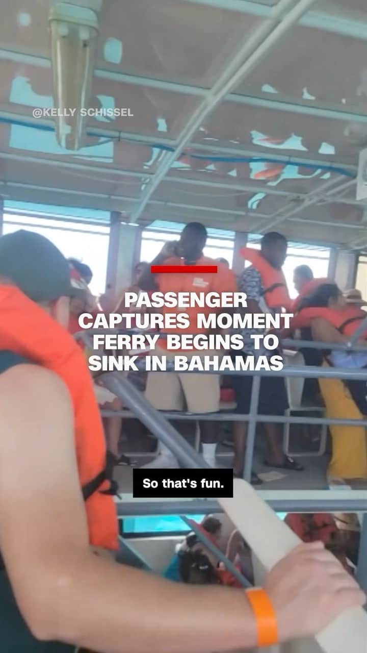 CNNのインスタグラム：「A passenger captured the moment a ferry began to sink in the Bahamas. A 74-year-old passenger died, the Royal Bahamas Police Force confirmed, and two other passengers were taken to a hospital in New Providence. According to authorities, the ferry, a double deck Catamaran, was transporting tourists from Paradise Island to Blue Lagoon Island.」