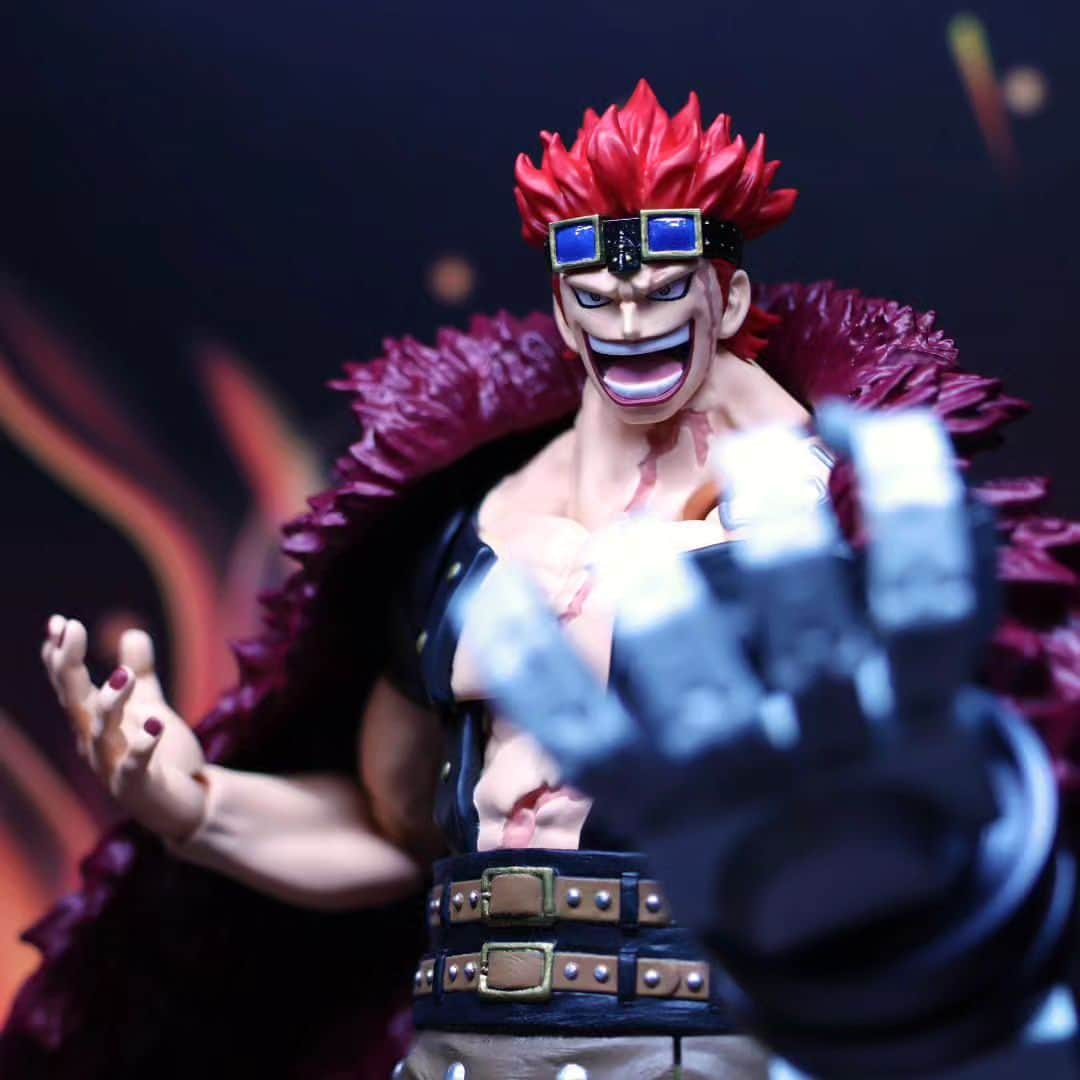 ONE PIECEスタッフ公式のインスタグラム：「『ONE PIECE』新作フィギュア盛りだくさん！ TAMASHII NATION 2023 展示会場の様子をお届け！📷✨  先日解禁されたばかりの「S.H.Figuarts ユースタス・キッド -鬼ヶ島討入-」最速展示をはじめ、Netflix実写版『ONE PIECE』の「S.H.Figuarts」や、「フィギュアーツZERO」シリーズ新作も展示されています⚡  イベントは、本日11月17日(金)～19日(日)の期間で開催。 『ONE PIECE』新作フィギュアの展示会場は、ベルサール秋葉原(入場無料)！  ぜひ実物のフィギュアを、その目で見て、お楽しみください！  #ONEPIECE #ワンピース #onepiecefigure #フィギュア #figure」