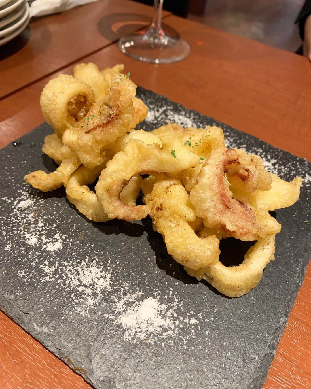 福井晶一さんのインスタグラム写真 - (福井晶一Instagram)「先日、誕生日のお祝いに岸田さんに連れて行ってもらったUSAMI GRILL！  東伊豆の“宇佐美麦酒製造”が隣接する宇佐美農園と共に造った拘り素材のレストラン。  お店の雰囲気もよく何を食べてもとっても美味しく感動レベル🥹  自慢のクラフトビールと共に東伊豆の新鮮食材のグリルをリーズナブルに楽しむことができます。  またUSAMIのドレッシングが大変美味しく、我が家はいつもUSAMIドレッシングでサラダを食べています。  皆様も是非行ってみてください^_^  @usamigrilleitaibasi   #usamigrill #永大橋 #門前仲町 #東伊豆 #宇佐美麦酒製造  #宇佐美農園 #岸田敏志 #福井晶一」11月17日 10時07分 - shoichi.fukui