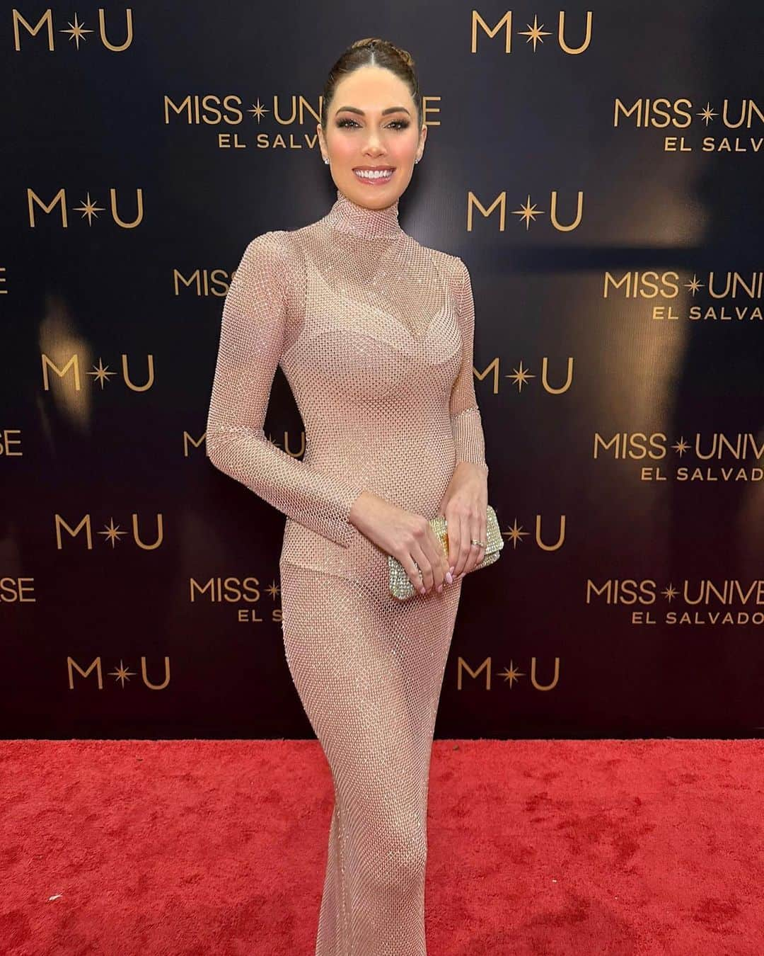 María Gabriela Isler Moralesさんのインスタグラム写真 - (María Gabriela Isler MoralesInstagram)「About last night at @missuniverse preliminary competition ✨  Anoche se realizó la preliminar del Miss Universo y tuve la oportunidad de asistir en nombre de todo nuestro equipo de @missvenezuela @venevision y @cisnerosmedia 🙌🏼 para apoyar a nuestra reina @dianasf_ ✨ en este día tan especial.   Dress by: @winmolina  Makeup: @luisvegabeauty  Hair: @mkup_matt   #72ndmissuniverse」11月17日 10時09分 - gabrielaisler