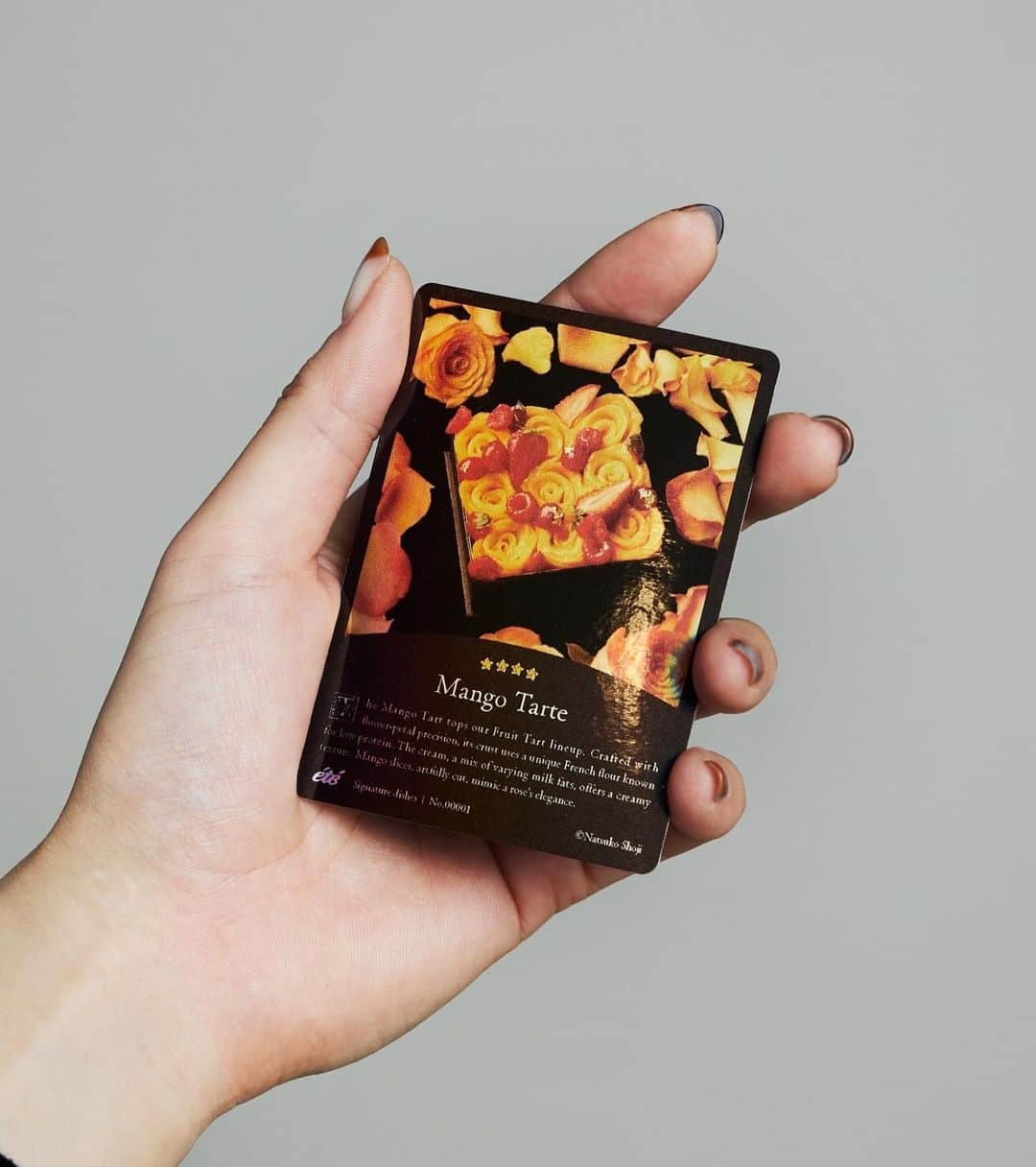 庄司夏子さんのインスタグラム写真 - (庄司夏子Instagram)「Made @ete.restaurant original trading card.🌠📇🃏🎴🪪🌇  Will be distributed randomly and may have owner-only things.  When I thought about how to make people remember the été signatures in a fun way, I decided on trading cards, which I was (and still I) addicted to as a child. The rarity is represented by the number of stars, and good things (event ,items offer )may happen to the owner of a “Kira card “ in the future⭐️⭐️⭐️⭐️⭐️⭐️  エテのシグネチャーたちをどうやったらみんなに楽しく把握してもらえるか考えたとき、幼少期(今も)ハマったトレーディングカードにしました。レア度合いは星の数で表現され、キラカード所有者はいいことが今後起こるかもしれません。⭐️」11月17日 10時17分 - natsuko.ete