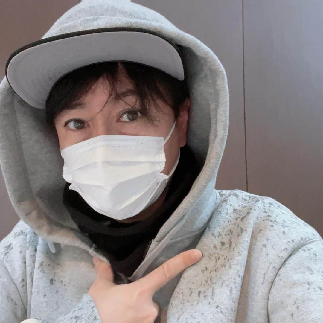 堀江一眞のインスタグラム：「今日は結構な雨です😂☔️ご近所でも傘をお忘れなきよう🥺」