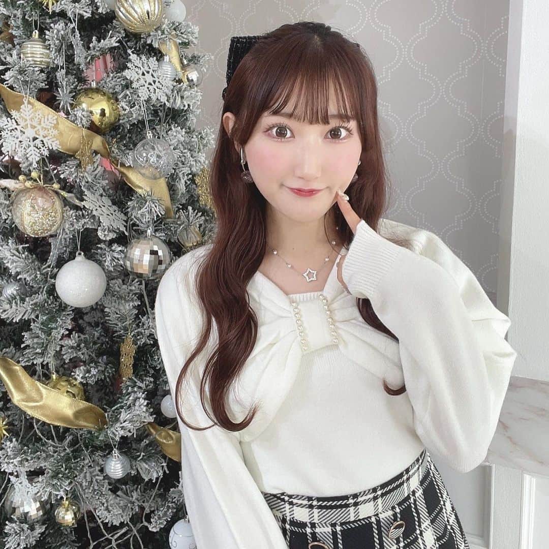 evelynのインスタグラム：「winter collection♥︎✧‧˚ ㅤㅤㅤㅤㅤㅤㅤㅤㅤㅤㅤㅤㅤ #リボンパールニット ¥6,900 ㅤㅤㅤㅤㅤㅤㅤㅤㅤㅤㅤㅤㅤ #evelyn #エブリン」