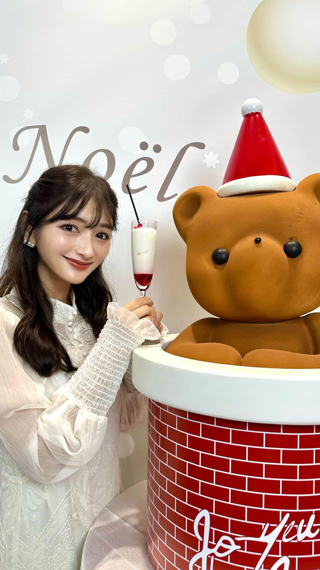 加藤瑠美のインスタグラム：「🧸🎂🎄  𝑳𝑶𝑼𝑨𝑵𝑮𝑬 𝑻𝑶𝑲𝒀𝑶 𝑯𝒂𝒑𝒑𝒚  𝑺𝒏𝒐𝒘 𝒎𝒂𝒏 𝑿𝒎𝒂𝒔 𝒄𝒐𝒍𝒍𝒆𝒄𝒕𝒊𝒐𝒏♥️  以前母に贈ったことがある @louange_tokyo のクリスマスケーキ🐻🍰 今回ご招待いただいてクリスマスコレクションを見に行ってきました🎅 立体的なクマさんがとにかく可愛すぎるの🥹🥹🥹 ケーキをかじって満腹になっているクマさんもいて、なんて可愛い世界観なの…❣️ 今年のクリスマスケーキはどれにしよう〜🥹  #xmas #chiristmas #xmascake #teddybear #louangetokyo #クリスマスケーキ #ルワンジュ東京」