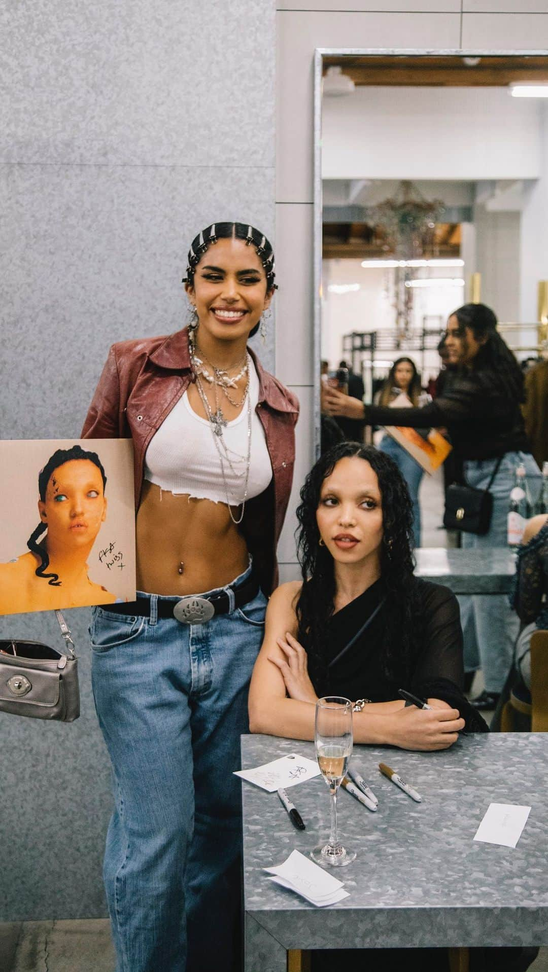 FKAツイッグスのインスタグラム：「thank you @doverstreetmarketlosangeles for hosting THE MAGDALENE ANNIVERSARY. ANNOUCEMENT… the MAGDALENE FRAGRANCE is available again (link in bio). i am so proud that  in creating this fragrance with @houseofmatriarch we ensured that it contained NO HORMONE DISRUPTERS, PHTHALATES or SD 40. those who know know how rare this is. it’s a beautiful and holy ritual scent.   thank you so much to  @nikitakesh and  @katebrunotts for hosting such a lovely talk and to @pashunfrutt for making this cute video <3」