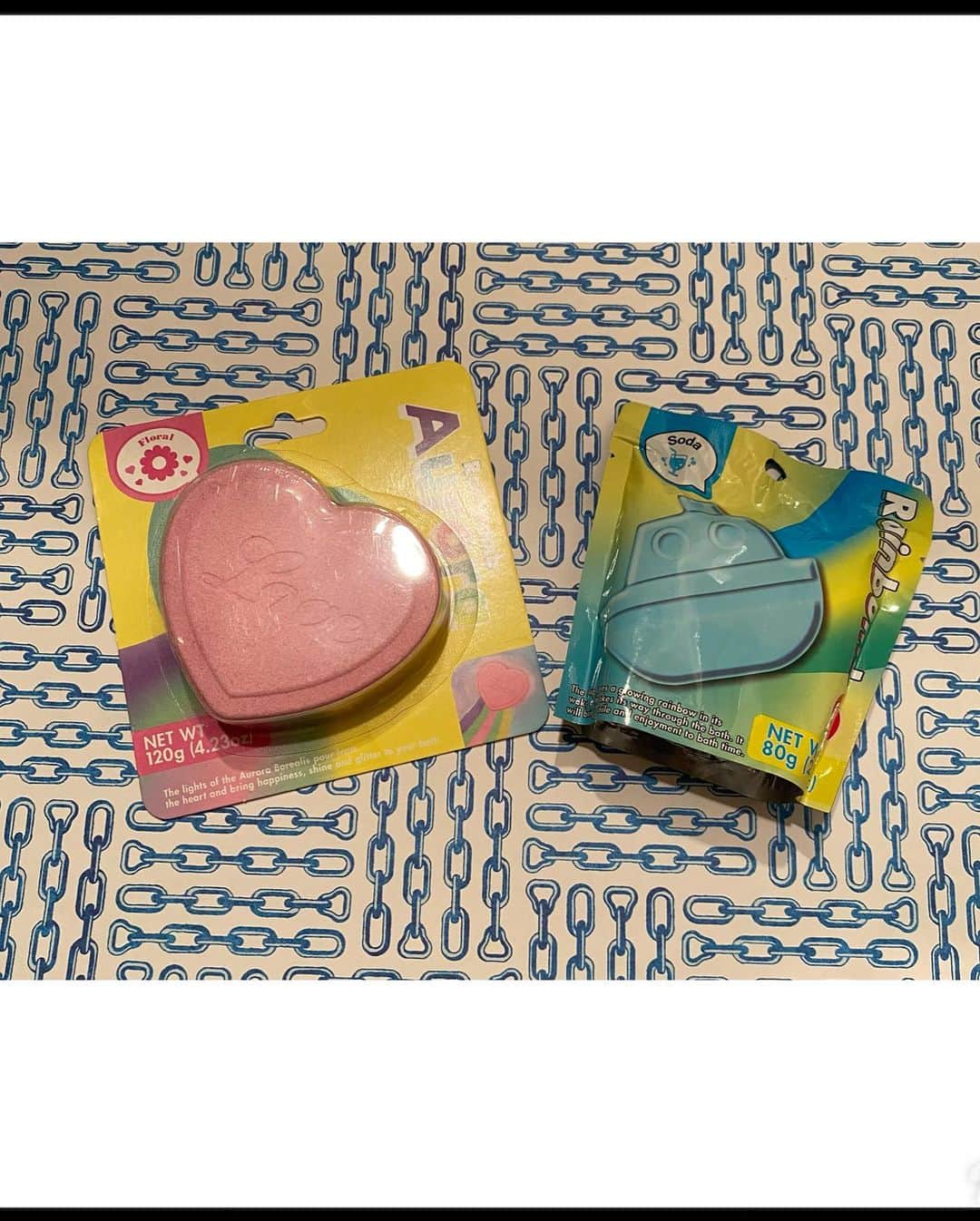 土屋智香さんのインスタグラム写真 - (土屋智香Instagram)「湯船に浮かべると虹が出てくる入浴剤！】Rainbomb(レインボム) @dreams_japan  🌈虹が出て来てめちゃくちゃキュート🩷 私でもウキウキしたから、 絶対お子さんいる家庭喜んでお風呂入っちゃうね😆 もっともっと種類あるから、インスタ飛ぶかホムペみてみてね😆 #PR #Rainbomb　#レインボム　#虹が出る入浴剤　#入浴剤」11月17日 10時45分 - moka_amolir