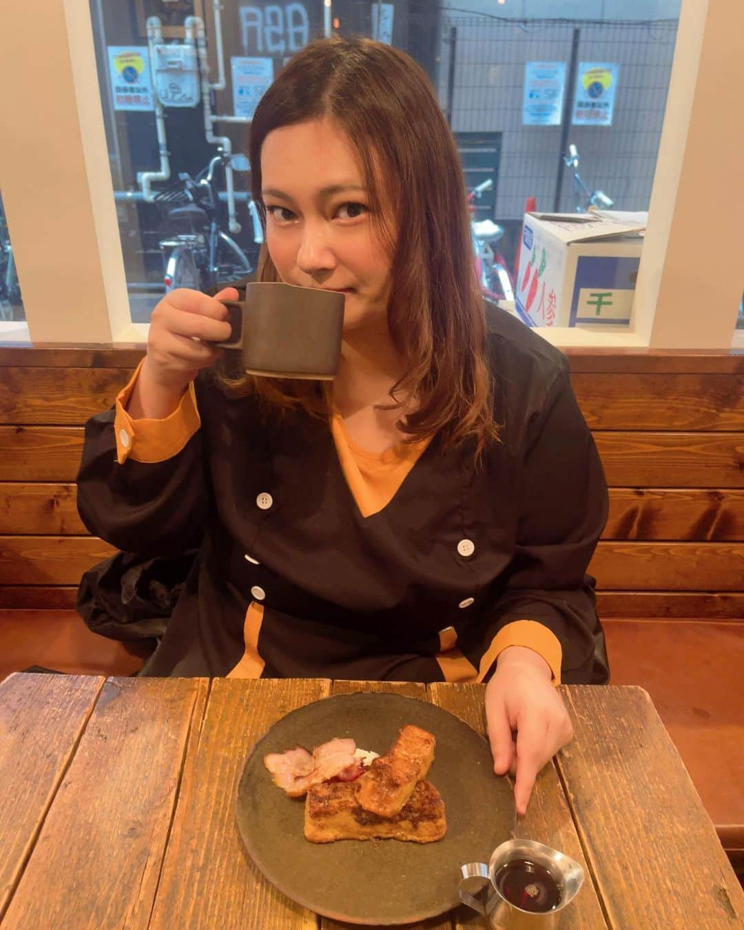 大橋ミチ子さんのインスタグラム写真 - (大橋ミチ子Instagram)「おはよう🌞  朝活してきた☕️ @rojiura_restaurant   朝はパン派です🍞  #朝活　#カフェ　#渋谷カフェ　#渋谷カフェ巡り」11月17日 11時02分 - ohashimichiko_official