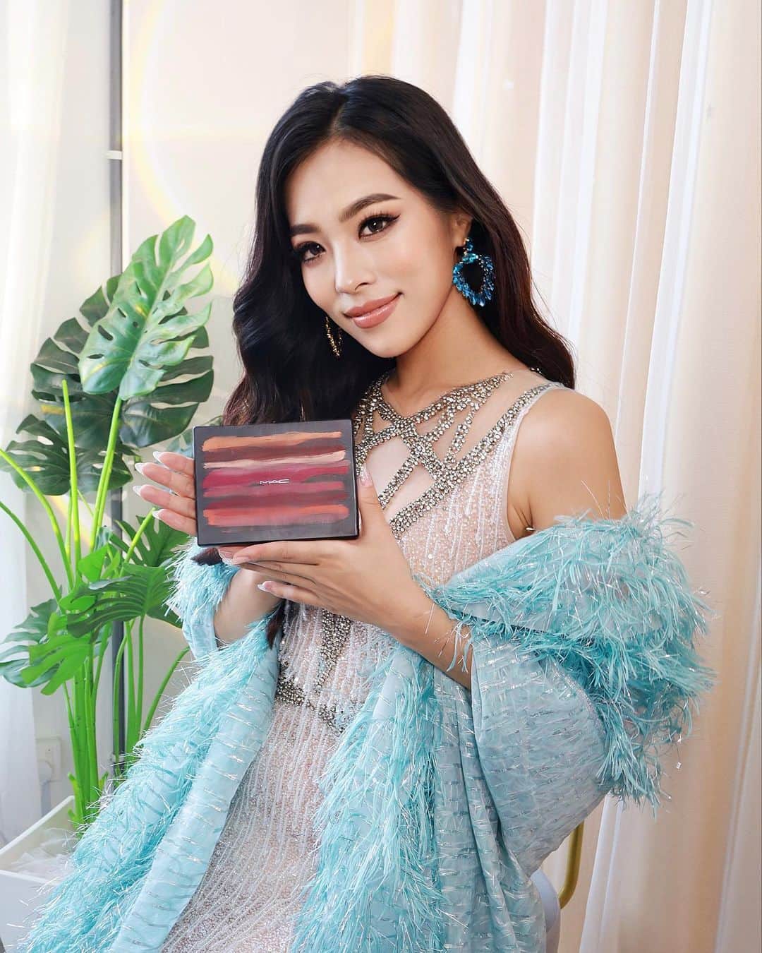 絹野志朋のインスタグラム：「. Day2🇲🇾 Official shooting day📸✨ @misscosmoworld   Thank you @maccosmeticsmalaysia  for letting us be more beautiful looks💗 I’ve been a big fun of MAC❤︎  📍 @baddogzstudio ＿＿＿＿＿＿＿＿＿＿＿＿＿＿＿＿＿＿＿＿＿＿＿＿  🇲🇾Nov 15th ~ Dec 5th Road For @misscosmoworld   National account @misscosmoworldjapan  Organizer @japan_beauty_ambassador  National director @aya_kiyota  Evening gown @sposabyrizky   #MissCosmoWorld #MissCosmoWorld2023 #MissCosmoWorldJapan #BeautyPageants @missosologyjapan @missosology_org」