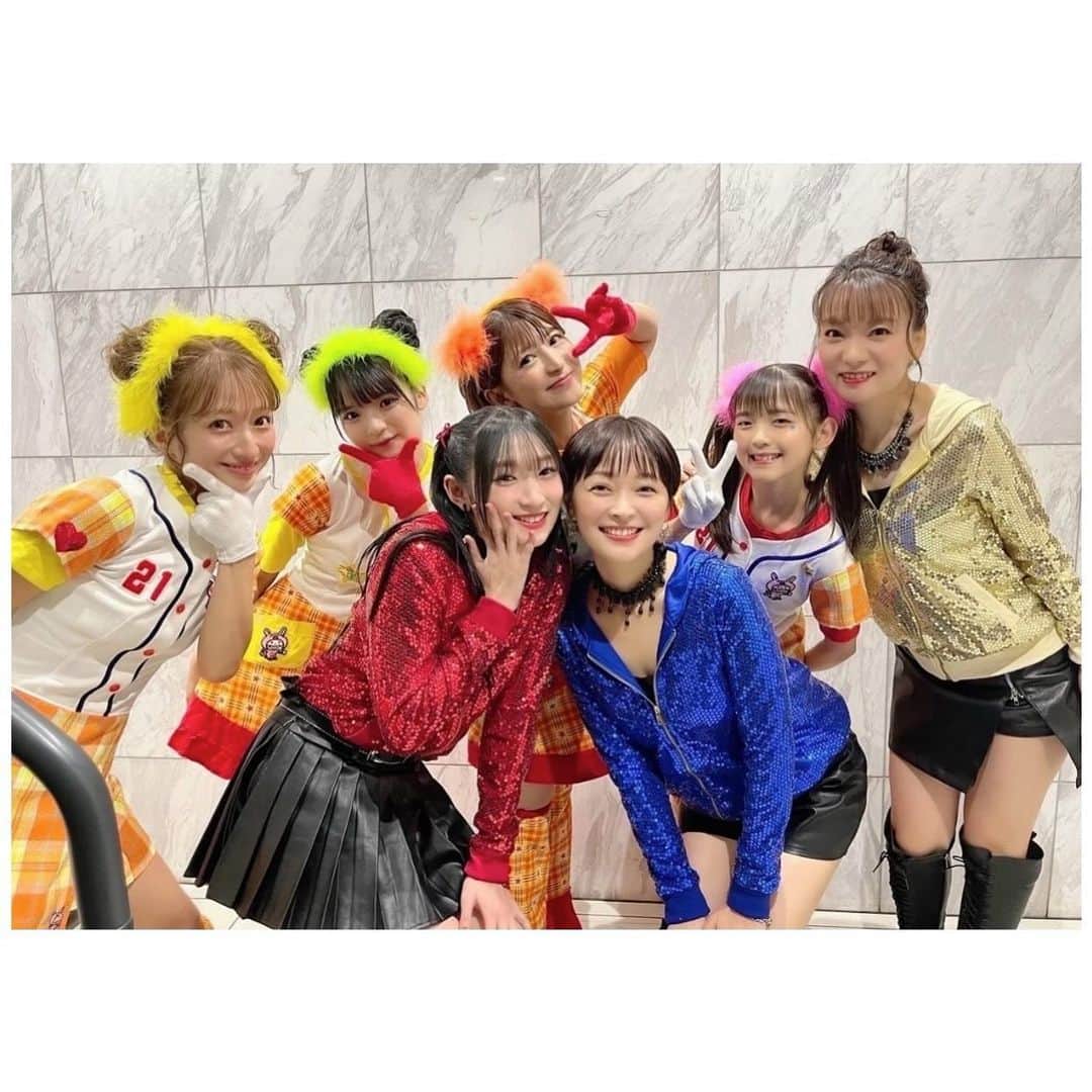 辻希美さんのインスタグラム写真 - (辻希美Instagram)「テレ東６０祭の時の写真up😄💕 blogには書きましたが、大好きな仲間達と一緒にまた歌番組に出る事が出来た事…本当に嬉しく、最高に幸せな時間でした🥹💕💕  本当にありがとうございました‼️‼️‼️‼️‼️」11月17日 11時20分 - tsujinozomi_official