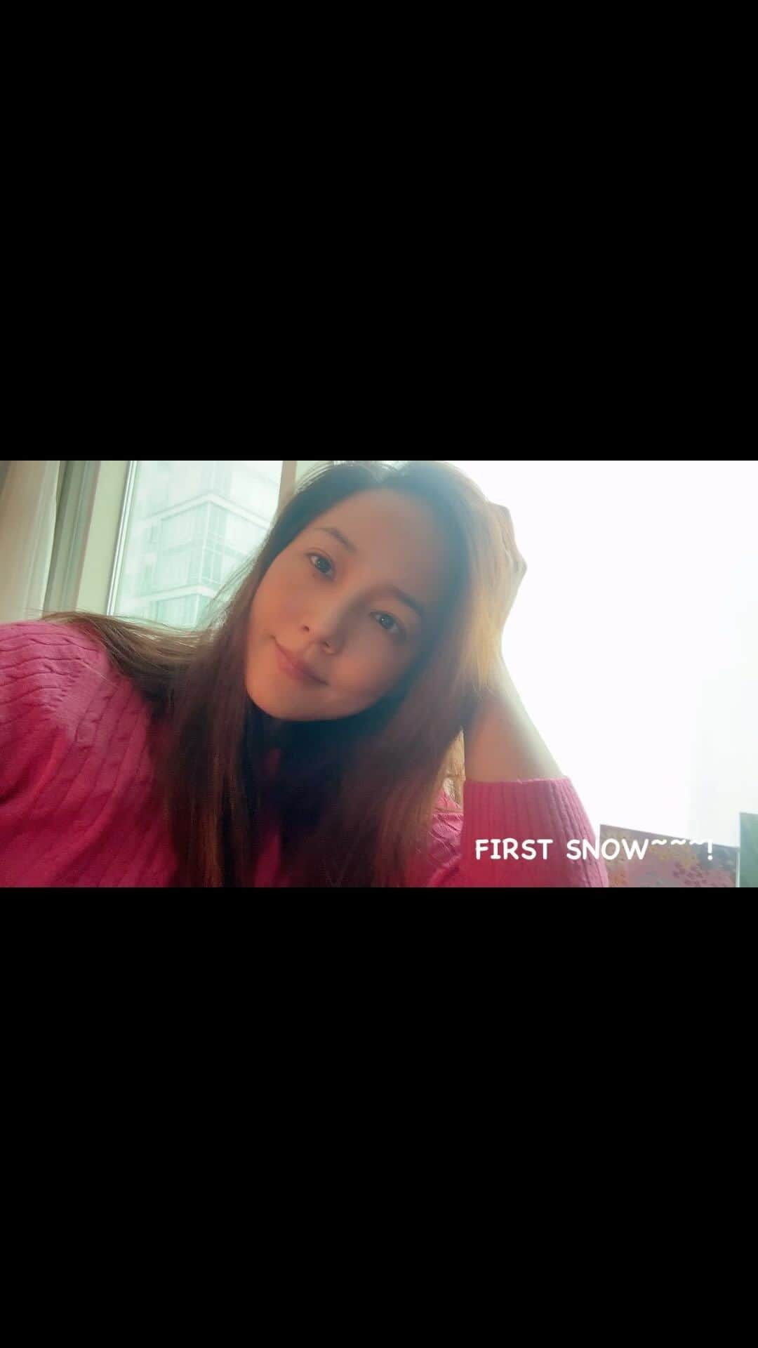 ユジンのインスタグラム：「첫눈이 내리네요~~~! 진짜 겨울이 왔나봐요~🌧❄️☃️ The first snow of the season~!」