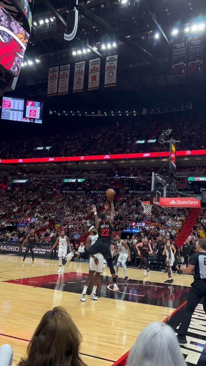 Miami HEATのインスタグラム：「Watch out Burnie, Jimmy’s COOKIN!」