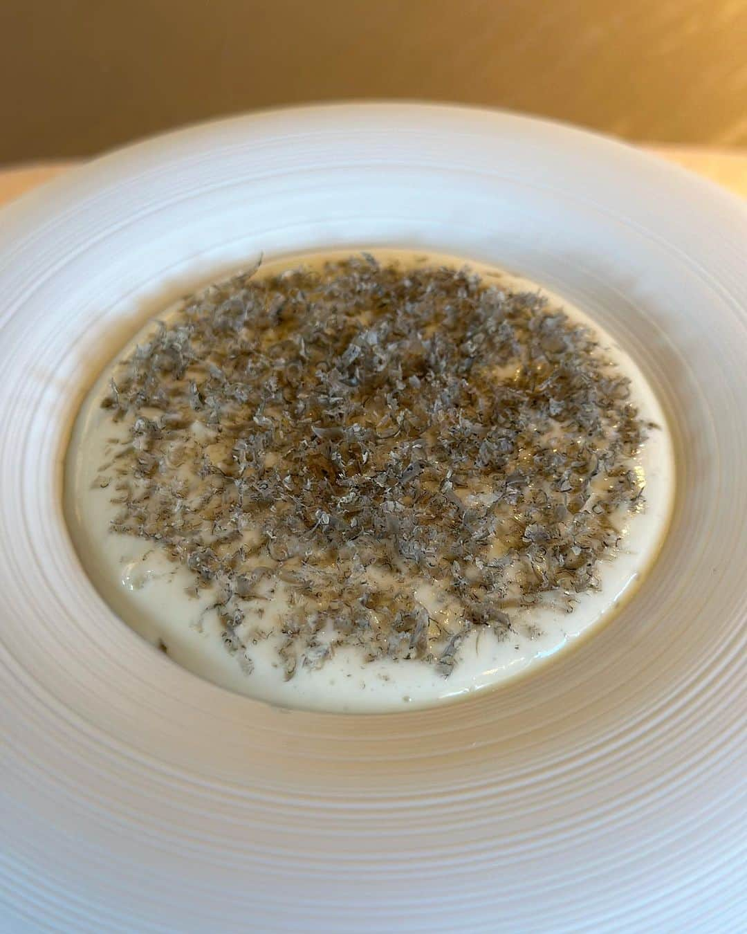 ベリッシモ・フランチェスコさんのインスタグラム写真 - (ベリッシモ・フランチェスコInstagram)「Delicious white truffle time at Armani Ristorante 🥔✨✨ アルマーニで白トリュフの時間😋 Oggi un pranzo speciale a base di tartufo bianco all’Armani Ristorante, dal nostro amico Carmine chef!😂👍  #ベリッシモフランチェスコ #白トリュフ #イタリア料理店 #イタリア料理 #料理研究家 #料理研究家ベリッシモ #イタリア料理研究家 #イタリア料理研究家ベリッシモフランチェスコ #アルマーニリストランテ #アルマーニ #イタリアン #銀座 #francescobellissimo #francescobellissimochef #carmineamarante #カルミネアマランテ #シェフ #tartufobianco #tartufobiancodalba #italianstyle #sprezzatura #dappermen #luxurylifestyle #お洒落 #ファッション #芸能人 #イタリアの種馬ベリッシモ #personaggiopubblico #vip #ginza」11月17日 11時32分 - bellissimoyoshi