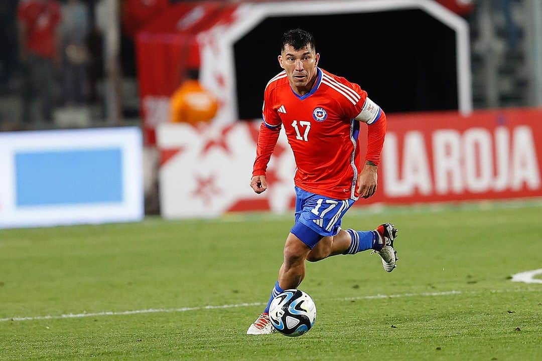 サッカーチリ代表チームさんのインスタグラム写真 - (サッカーチリ代表チームInstagram)「#LaRoja igualó 0️⃣➖0️⃣ ante Paraguay 🇵🇾 en el 🏟️ Monumental, por la Fecha 5 de las Clasificatorias.  📷: Carlos Parra.   #SomosLaRoja」11月17日 11時40分 - laroja