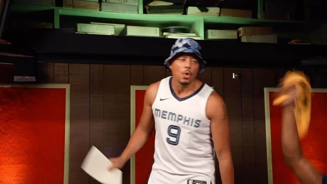 テレンス・ハワードのインスタグラム：「Recut a clean version for @memgrizz with @alkaponememphis … Reminiscent of Memphis and missing that loving spirit of Memphians. #memphisishomenow ♥️🙏🫶」