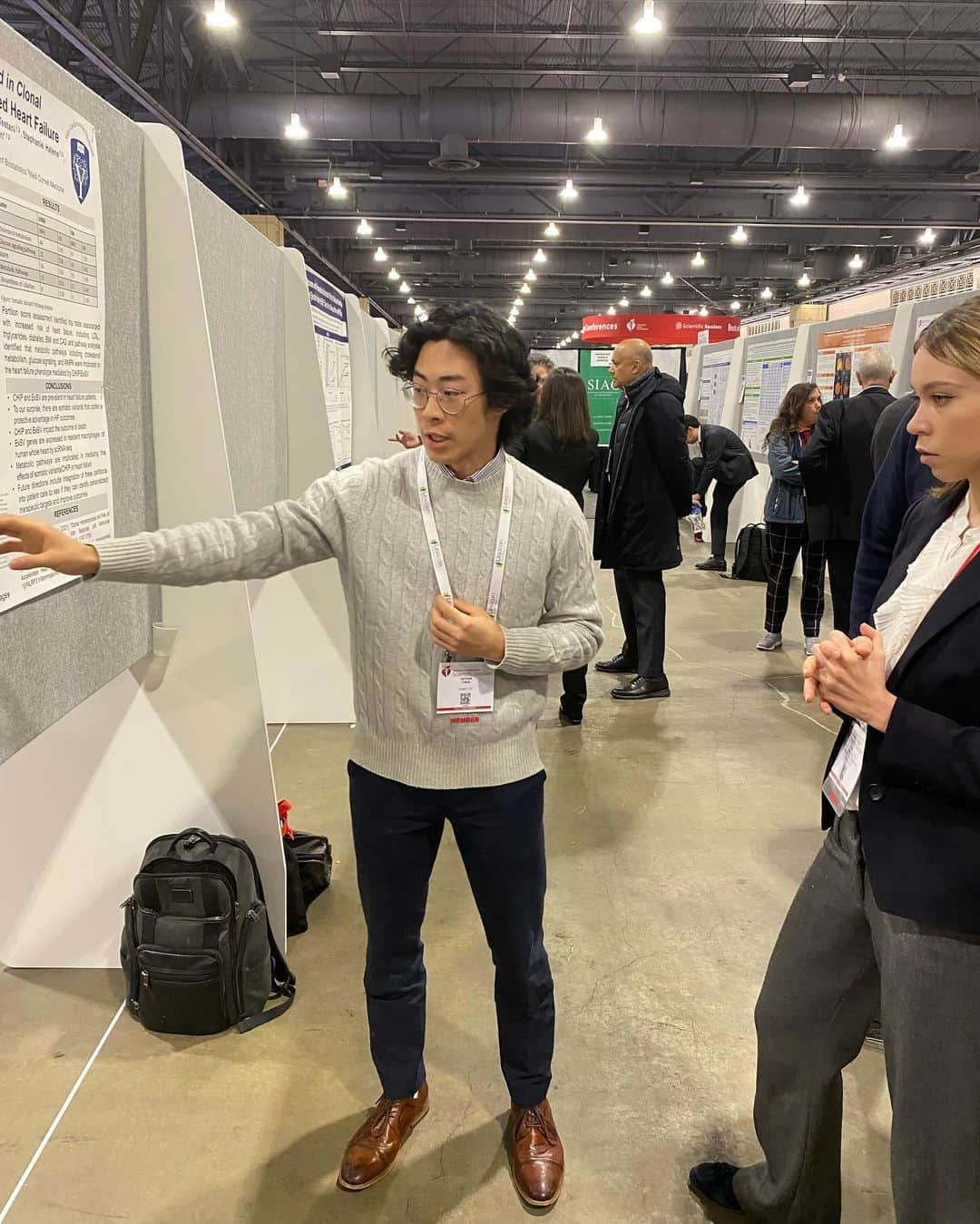 ネイサン・チェンさんのインスタグラム写真 - (ネイサン・チェンInstagram)「POV a piece of paper is smarter than you! Super fun presenting some of my team’s work on identifying pathways associated with CHIP mediated HF at #AHA23」11月17日 12時03分 - nathanwchen