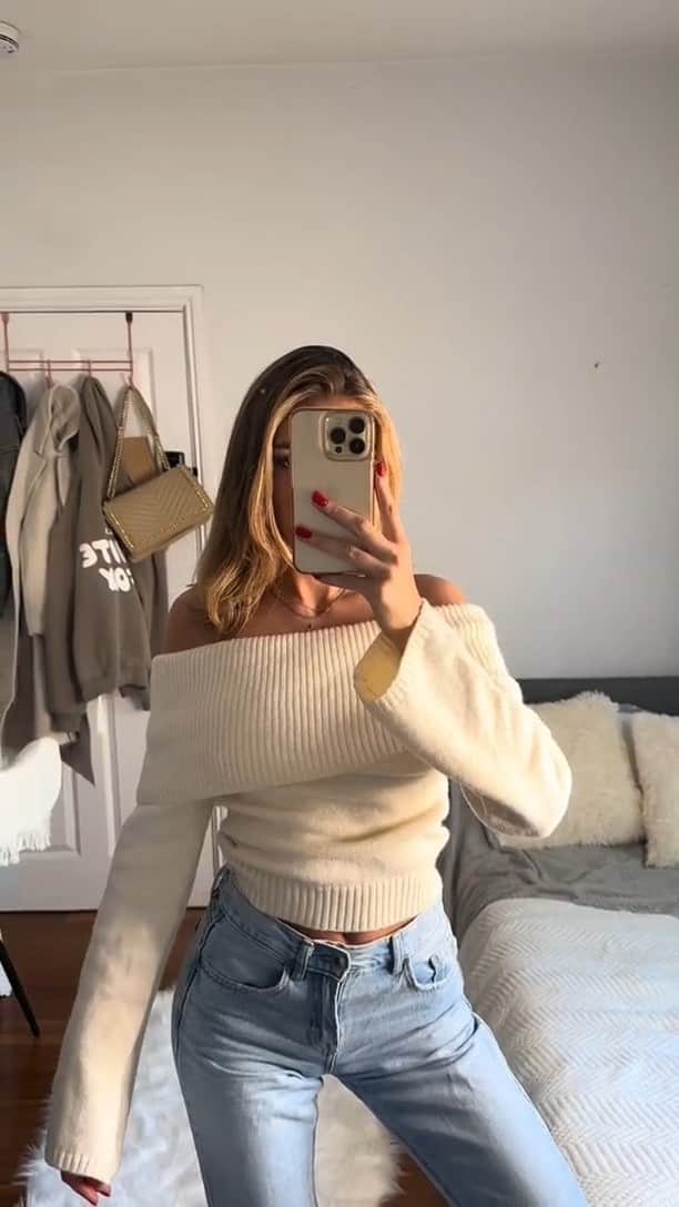 SHEINのインスタグラム：「The HAULidays are just around the corner! Are you all set to let your winter style shine like @nikola.kolebska? 🛍️❄️🤩  🔎12114805 10079191 11333519 19596491 11268628 15539911   #SHEIN #SHEINforAll #SHEINstyle #fashion #chic」
