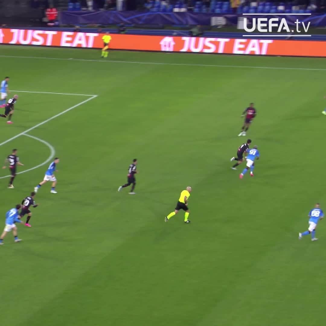 UEFAチャンピオンズリーグのインスタグラム：「Leão is so easy to watch 😍  #UCL」