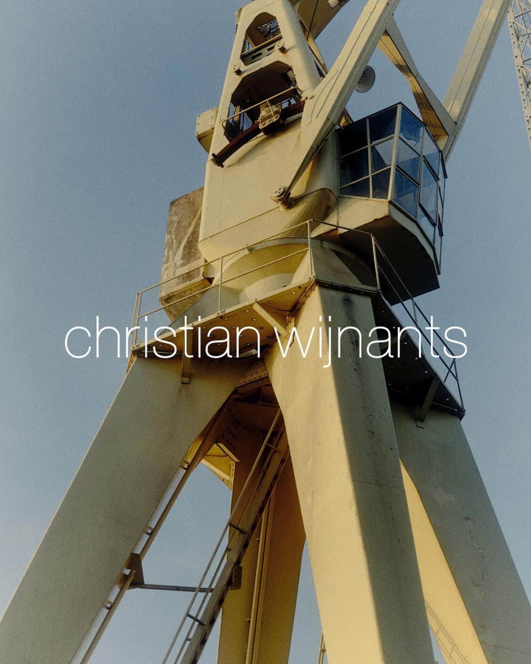 クリスチャンワイナンツさんのインスタグラム写真 - (クリスチャンワイナンツInstagram)「A series captured by the Port of Antwerp.  Photography: @nicholas_wilkins   #christianwijnants #views #acloserlook #antwerp #antwerpen」11月17日 22時54分 - christianwijnants
