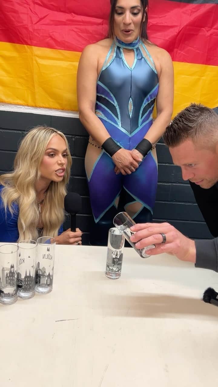 WWEのインスタグラム：「Water Challenge in 🇩🇪💦  #WWECologne #WWELive」