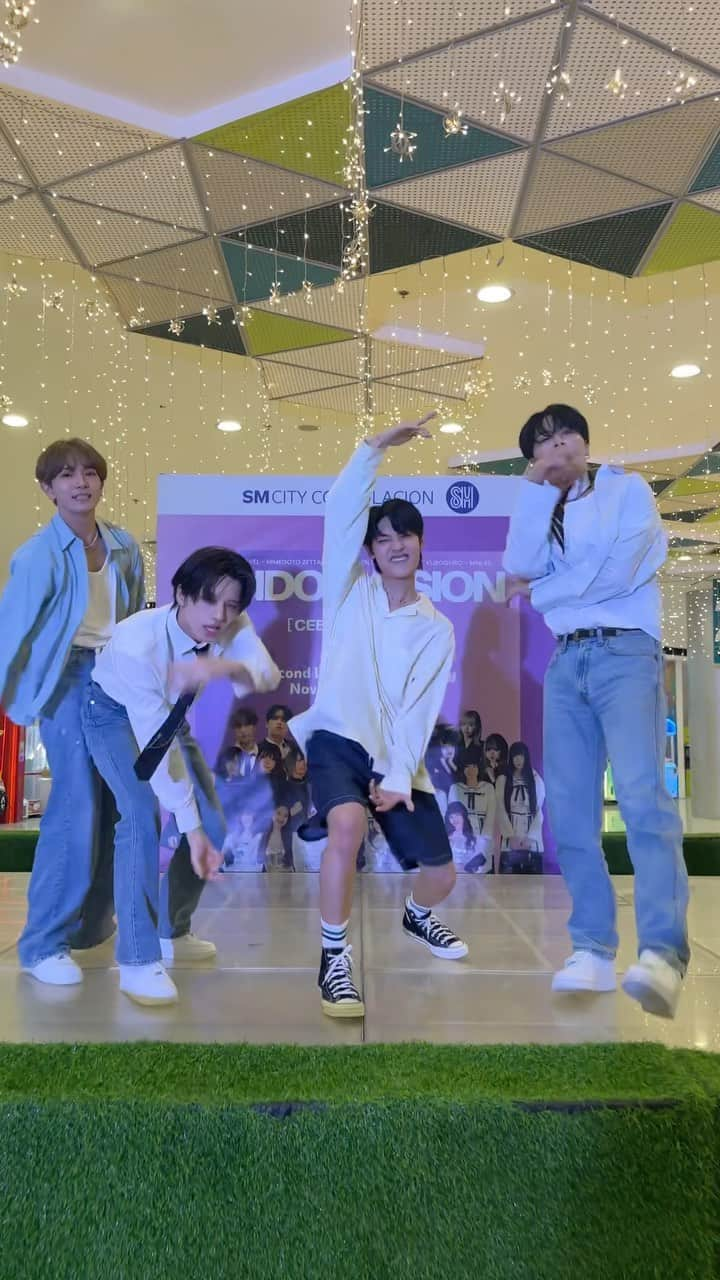 BUGVELのインスタグラム：「GENTO in Cebu!!   @officialsb19  #sb19 #gento #sb19gento #BUGVEL #MINATO #GUNO #RAIRA #MAHIRO」