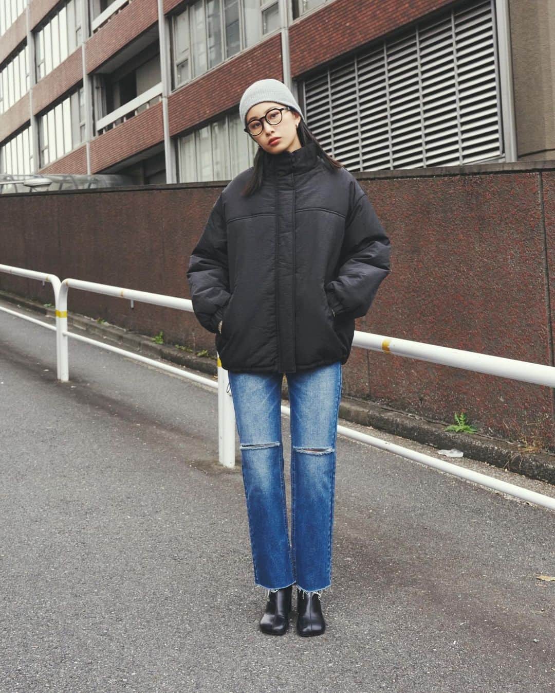 AR Holidayさんのインスタグラム写真 - (AR HolidayInstagram)「'23 AUTUMN & WINTER ㅤㅤ #中綿オーバーサイズコート COLOR : IVORY.BLACK.CAMEL PRICE : ¥7,260 TAXIN ㅤㅤ ━━━━━━━━━━━━━━━ ㅤㅤ ※撮影環境の加工感により、実物と色味が異なる場合がございます。 実物に近い色味はZOZOTOWNページ内画像をご参照ください。  #auntierosa#arholiday#holiday#auntierosaholiday#アンティローザホリデー#ホリデー#アンティローザ#2023AW#zozotown#zozotown購入品#ファッション #ワンマイルコーデ #イエベ #ブルベ #秋コーデ #冬コーデ#シンプルコーデ#モードカジュアル #リラックス #リラックカジュアル #大人カジュアル #大人ファッション」11月17日 22時58分 - arholiday