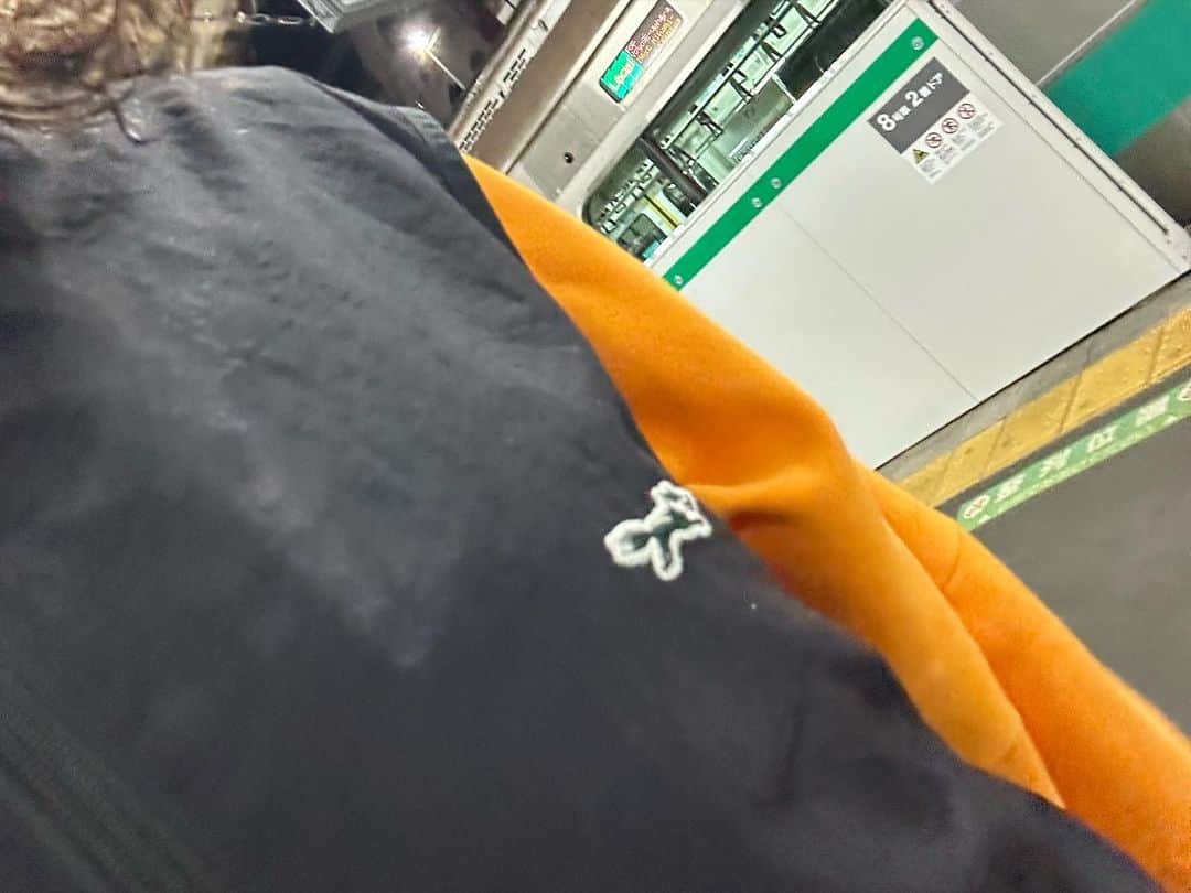 那須川梨々さんのインスタグラム写真 - (那須川梨々Instagram)「🧡🧡🧡 Orange day〜🫧🌿 🎧🖤」11月17日 22時59分 - riri_0710