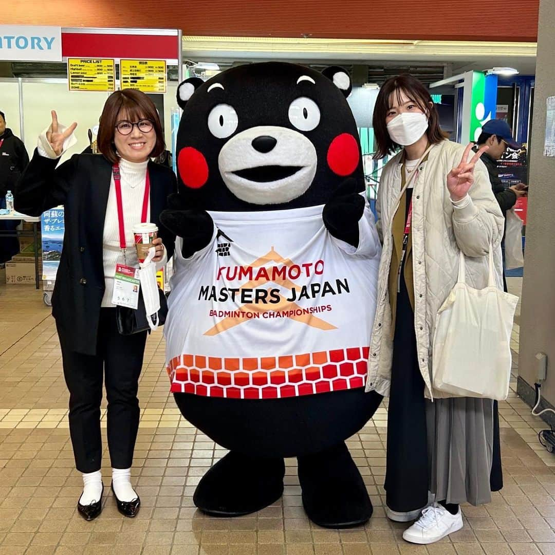 藤井瑞希のインスタグラム：「・ ・ くまモンいたよん♡🧸 ・ 明日はいよいよ準決勝！！ ・ 会場の雰囲気で選手の背中を押しましょう〜✨ ・ ・ #熊本マスターズジャパン #熊本 #バドミントン」